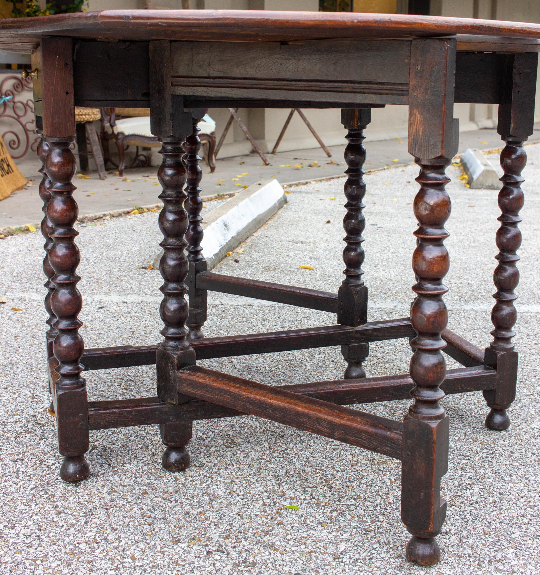 19th Century Oak Drop Leaf Gate Leg Table and Console with Drawer, circa 1840 5