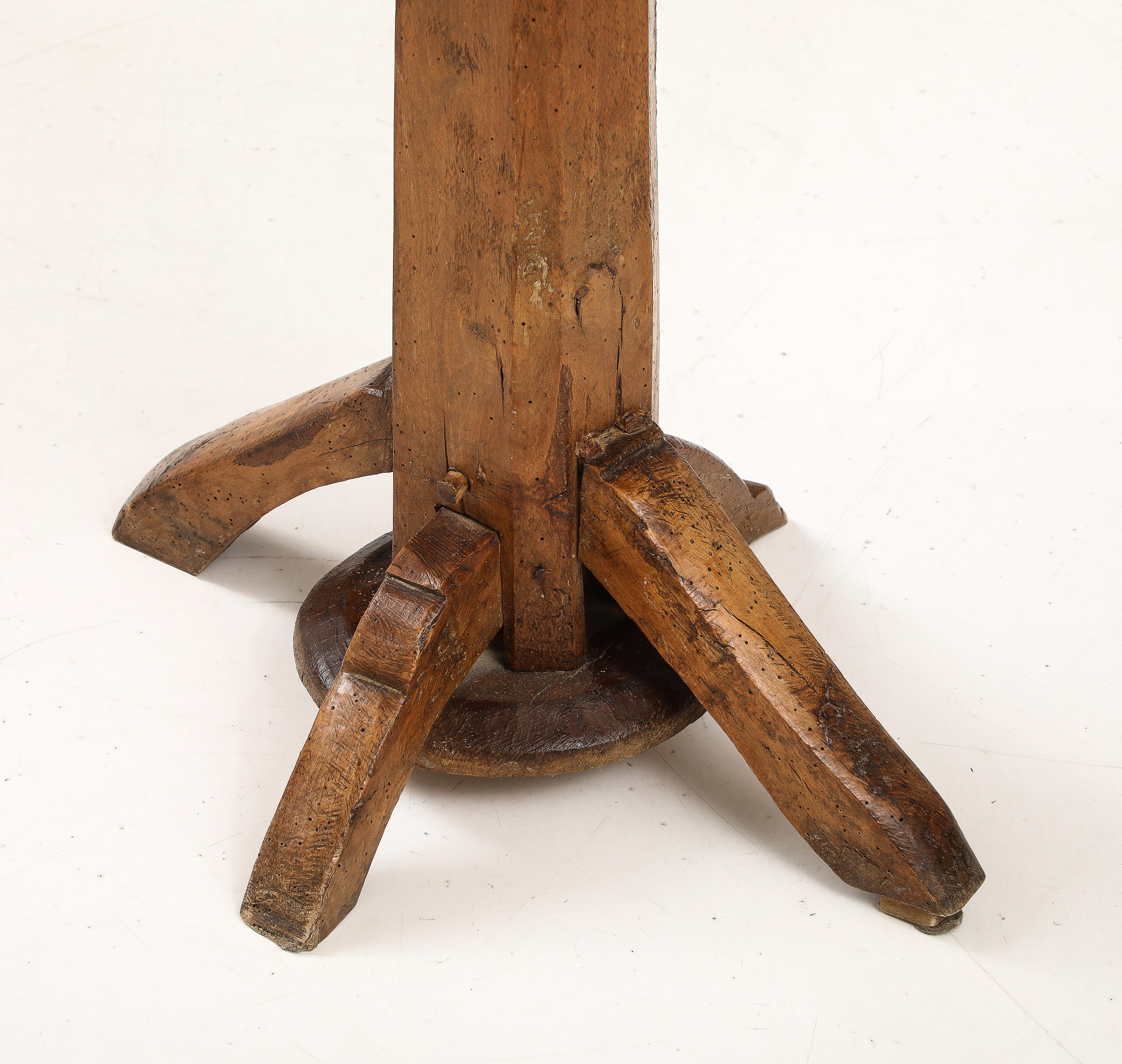 19th C. French Oak Pedestal Tilt-Top Wine Table Side Table In Good Condition In Brooklyn, NY