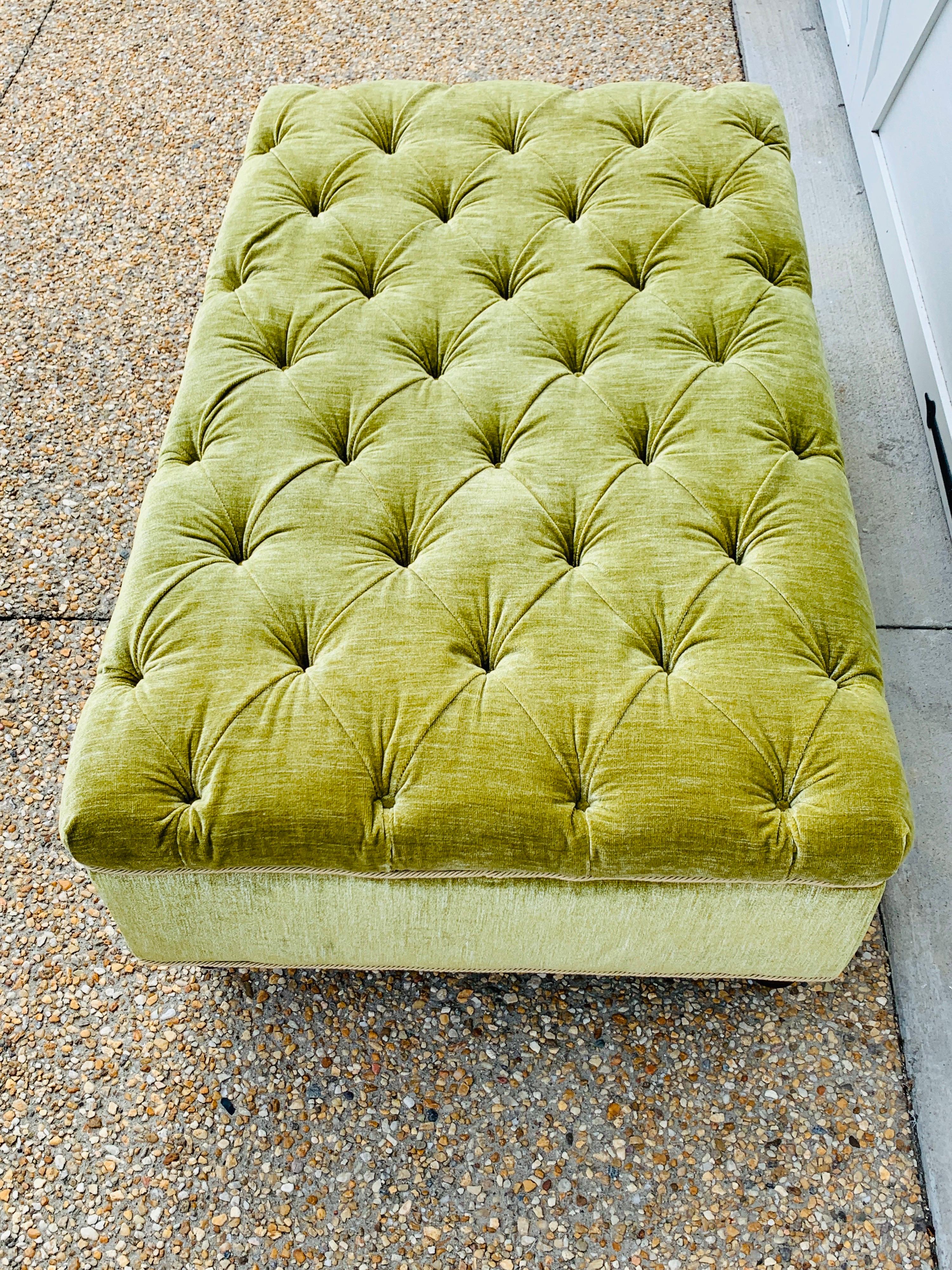 French Ottoman in Green Scalamandré Velvet, circa 19th Century For Sale 2