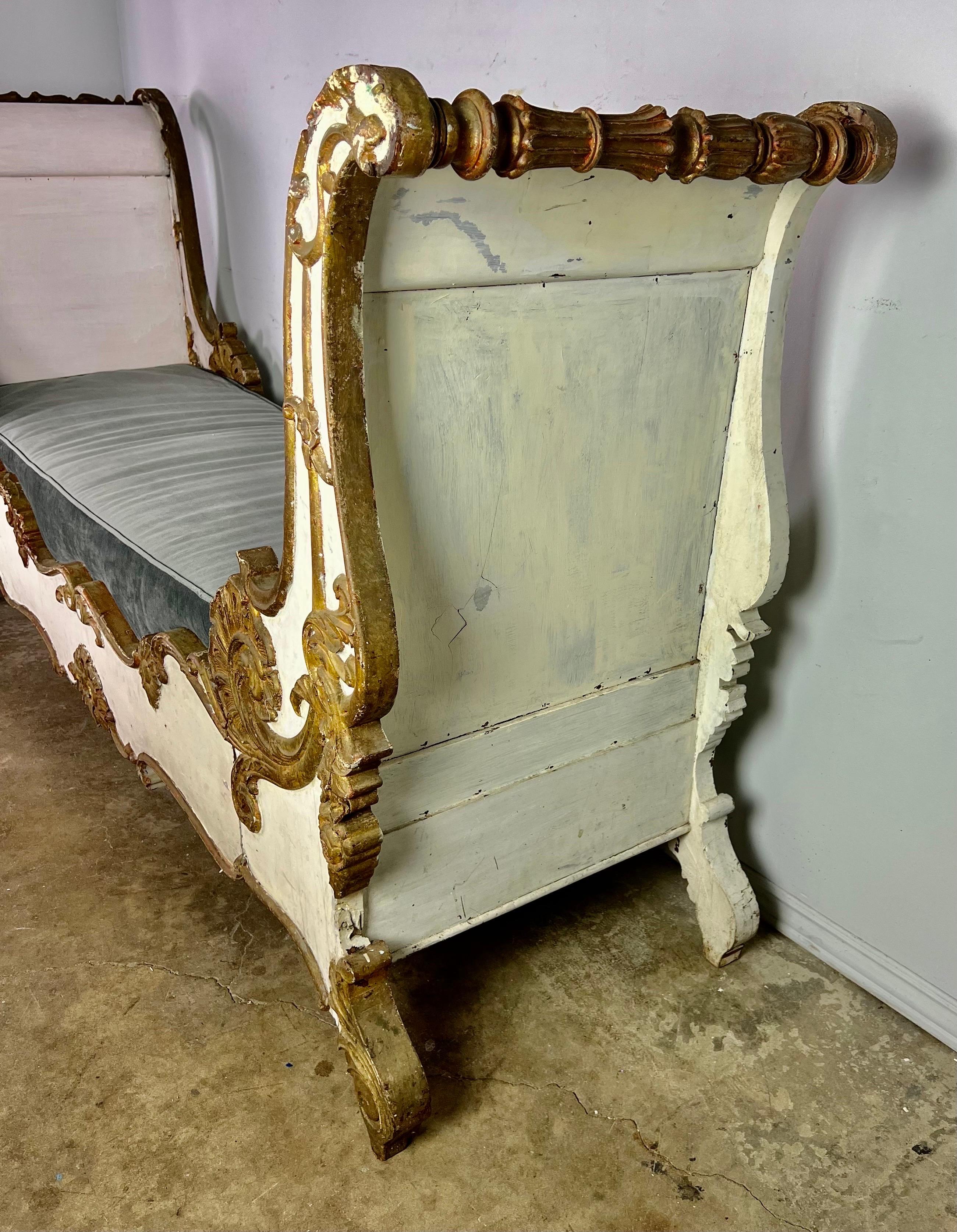 19th C. French Painted and Parcel Gilt Daybed For Sale 6