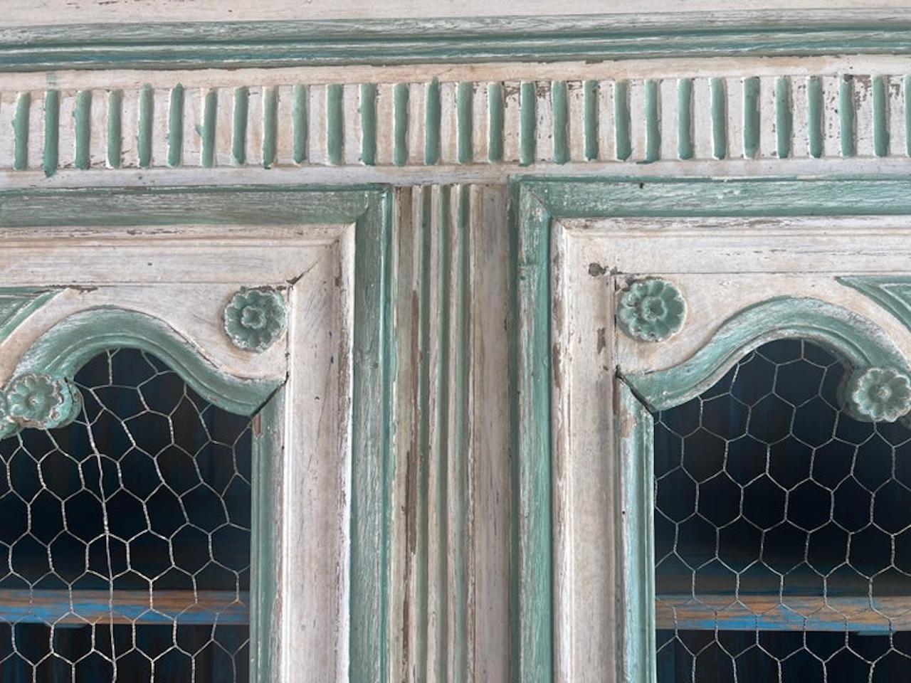 Ottone Armadio dipinto francese del XIX secolo in vendita