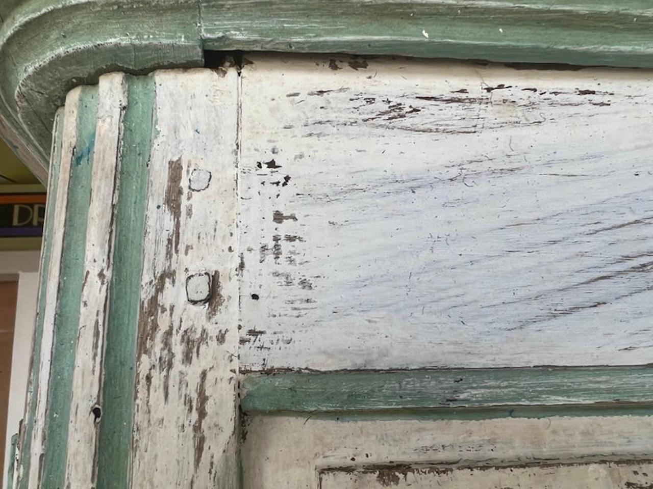Armadio dipinto francese del XIX secolo in vendita 1