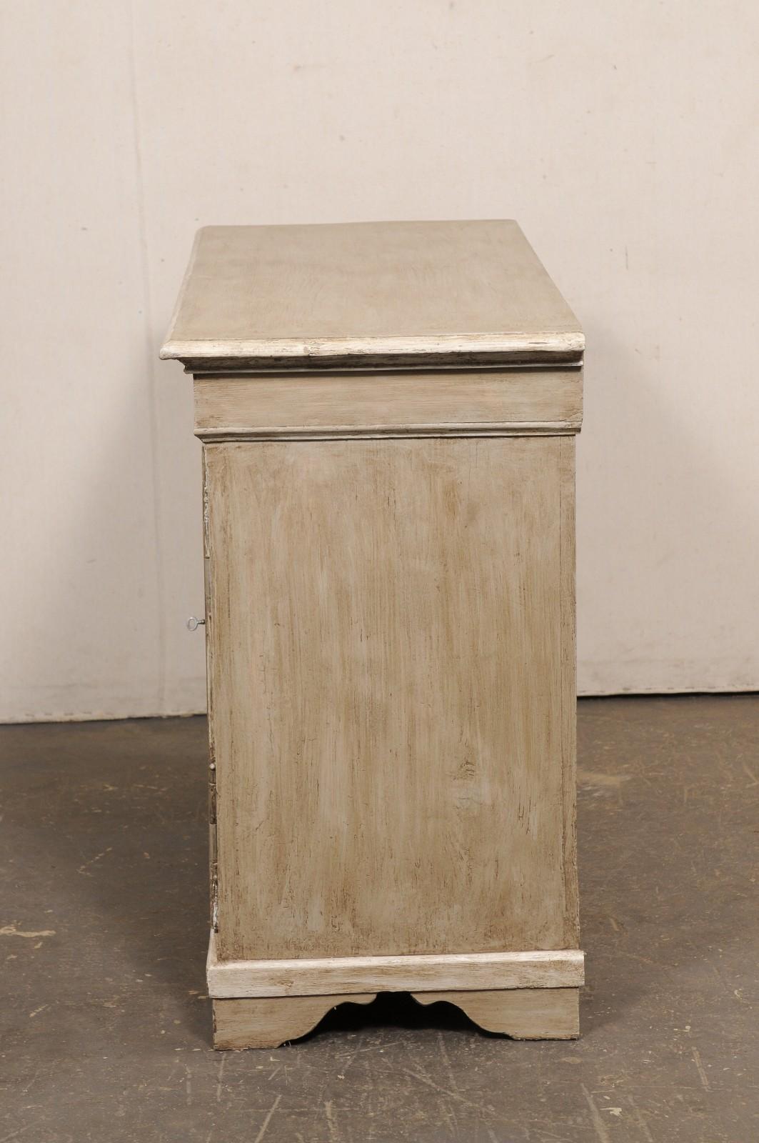 Mobile Buffet in legno dipinto francese del XIX secolo con ferramenta in ottone in vendita 5