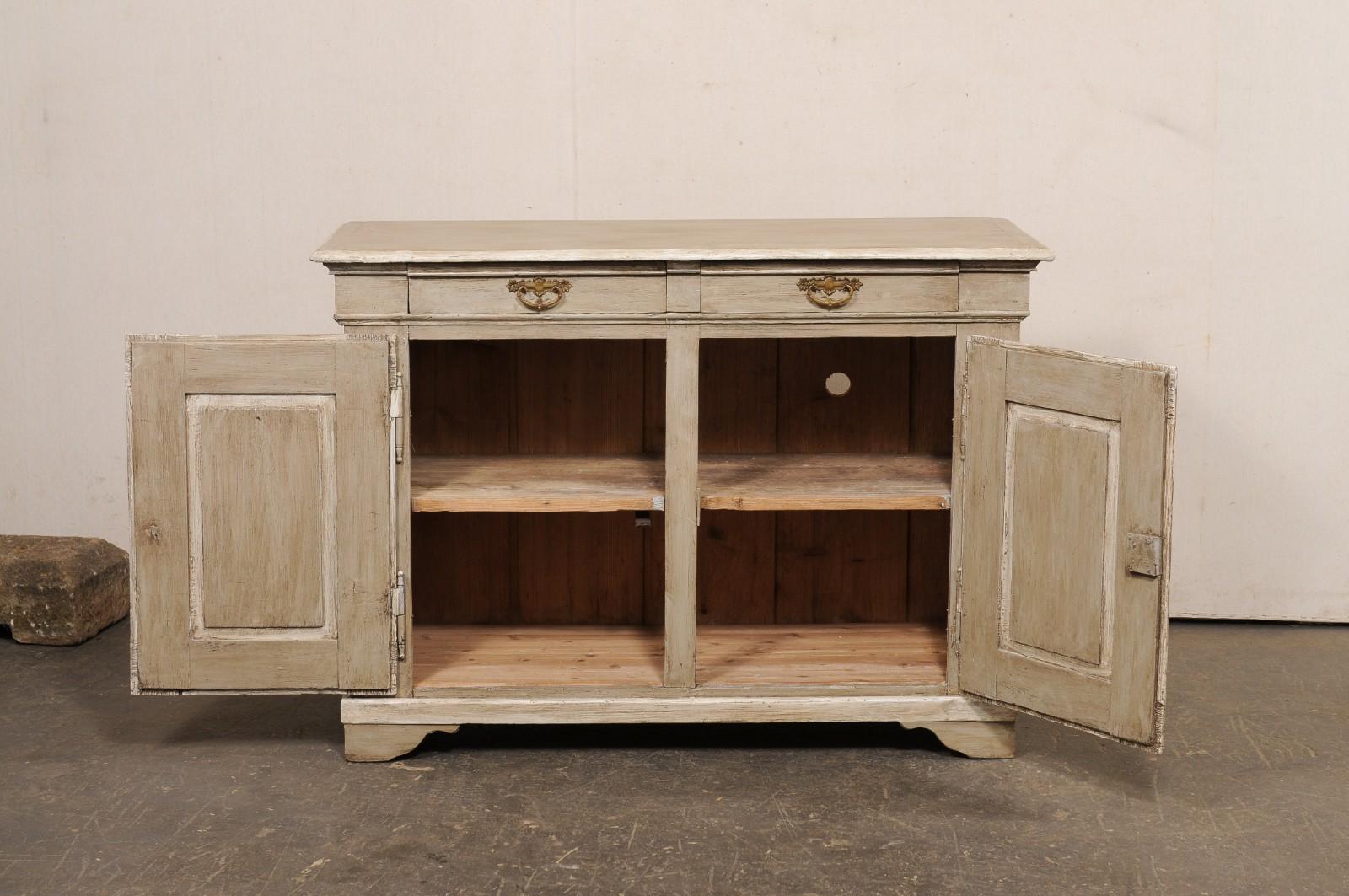Mobile Buffet in legno dipinto francese del XIX secolo con ferramenta in ottone in vendita 8