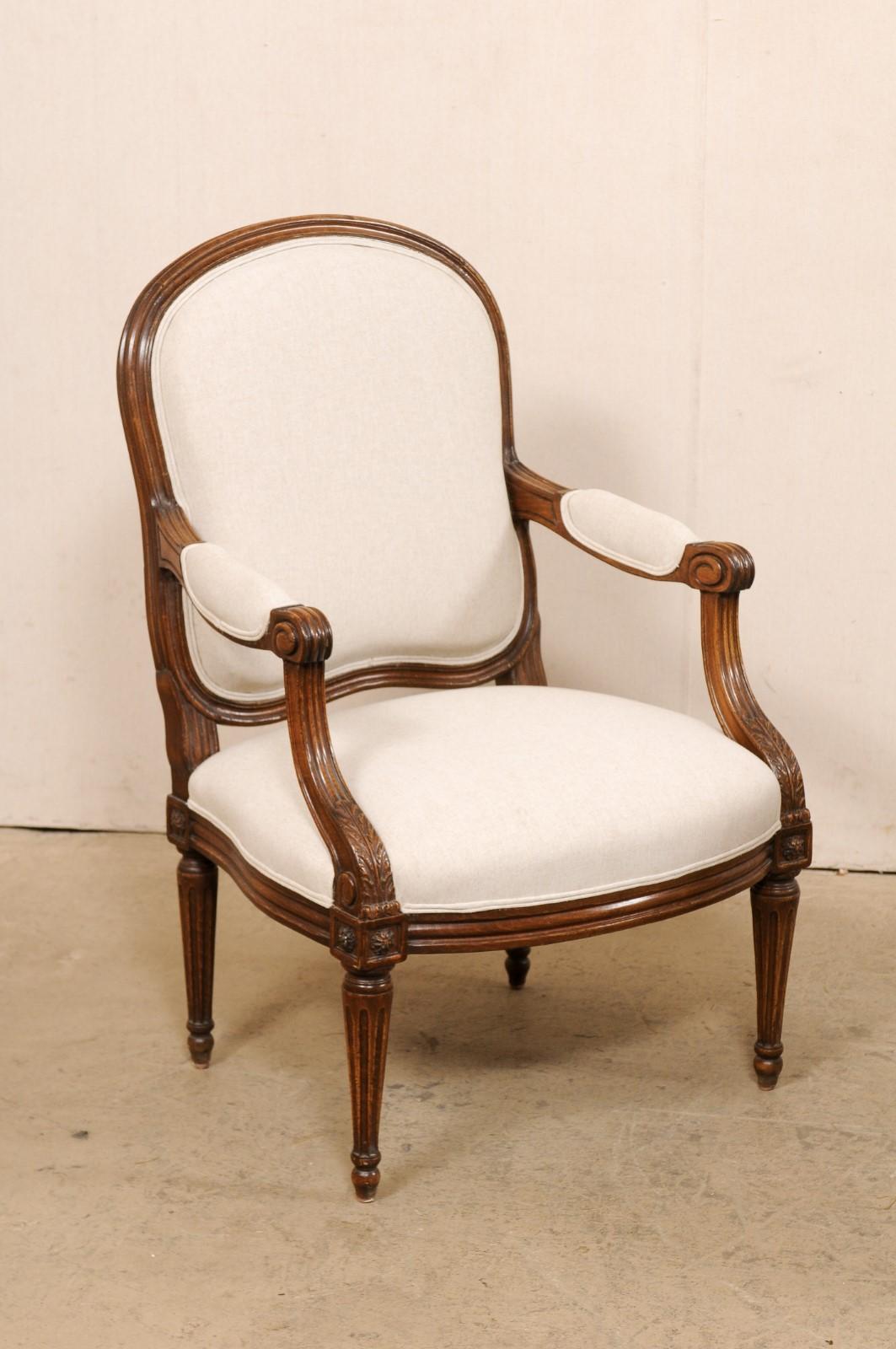 Louis XVI 19th C. French Pair Carved-Wood Fauteuil Armchairs, Newly Upholstered in Linen For Sale