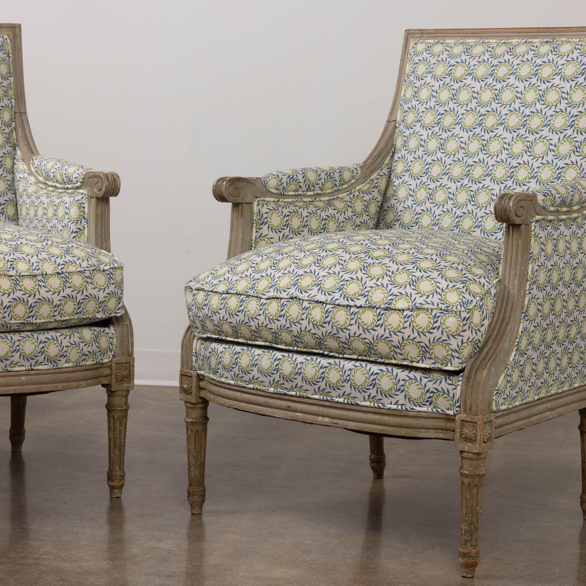 19th c. French Pair of Louis XVI Bergère Chairs in Original Paint For Sale 2