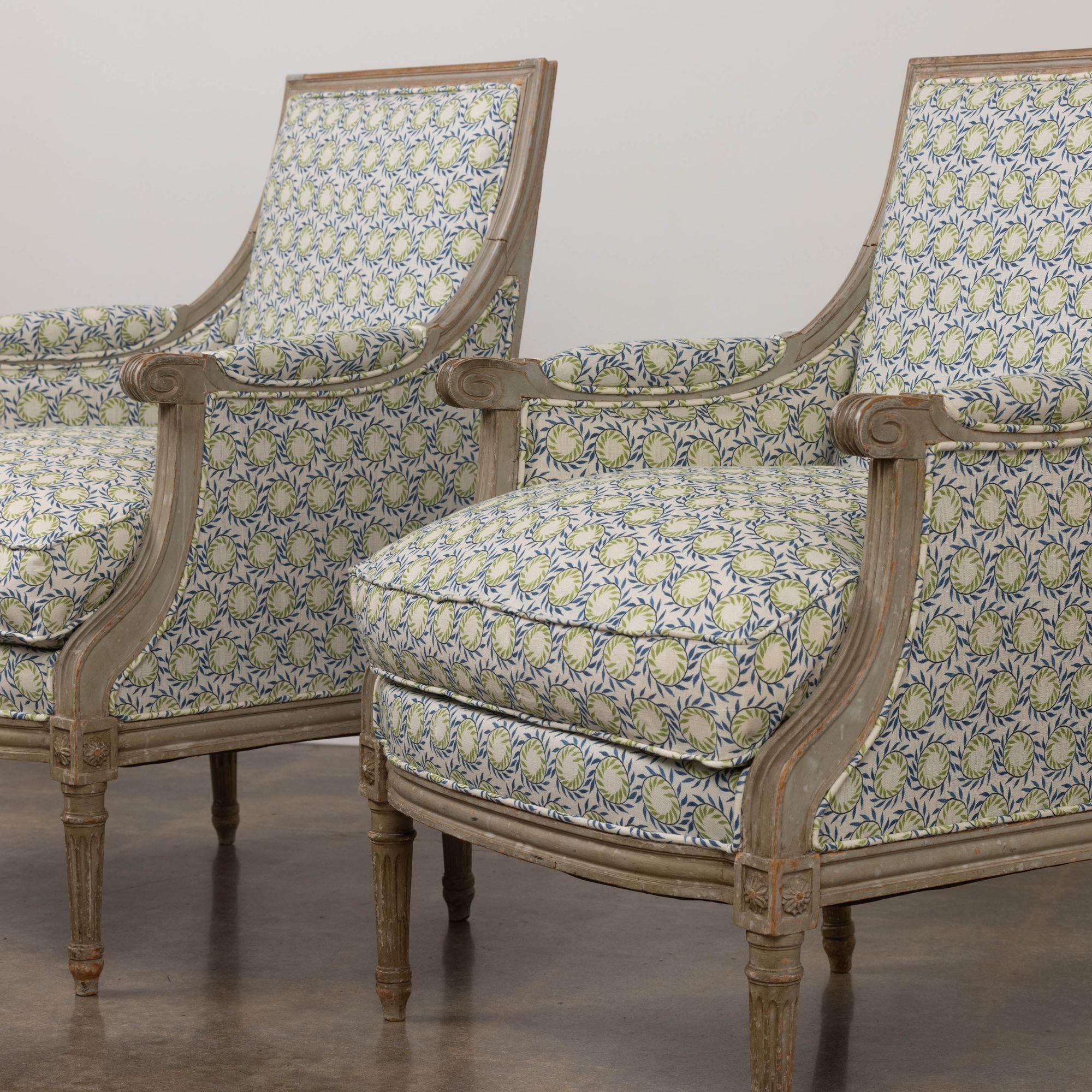 19th c. French Pair of Louis XVI Bergère Chairs in Original Paint For Sale 3