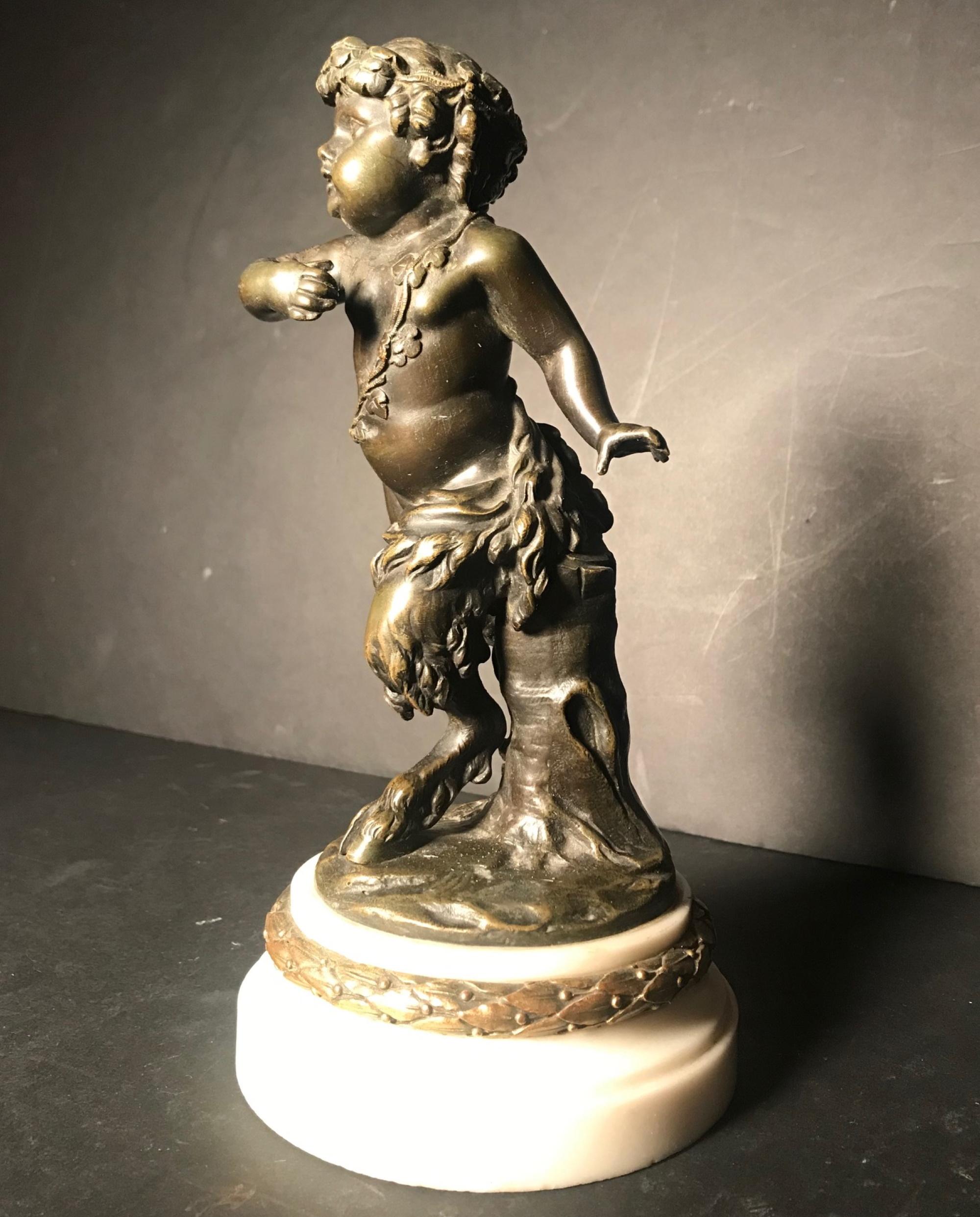 XIXe siècle sculpture française du 19ème siècle en bronze patiné représentant un enfant faune satyre d'après Clodion en vente