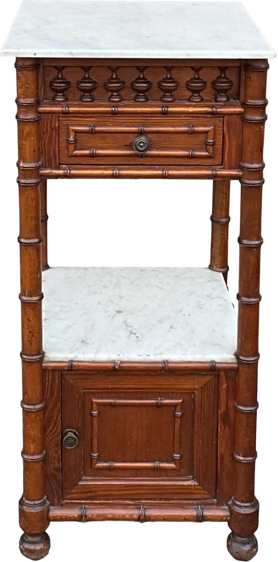 19. Jahrhundert. French Pine Faux Bamboo Marble Top Stand / Pedestal / Beistelltisch im Angebot 1