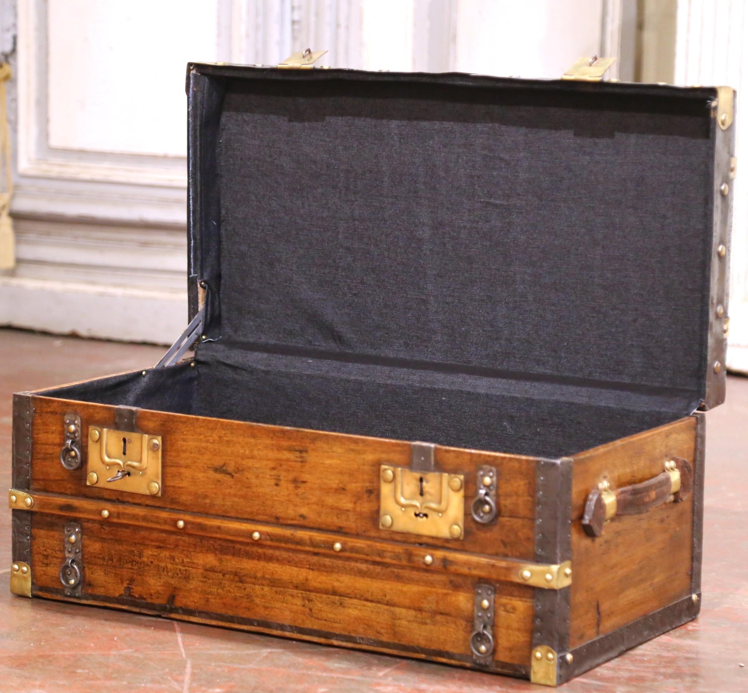 19. Jh. Französische Reisetruhe aus Pappelholz, Metall und Messing, gestempelt Ed. I.L.A. Paris im Angebot 1