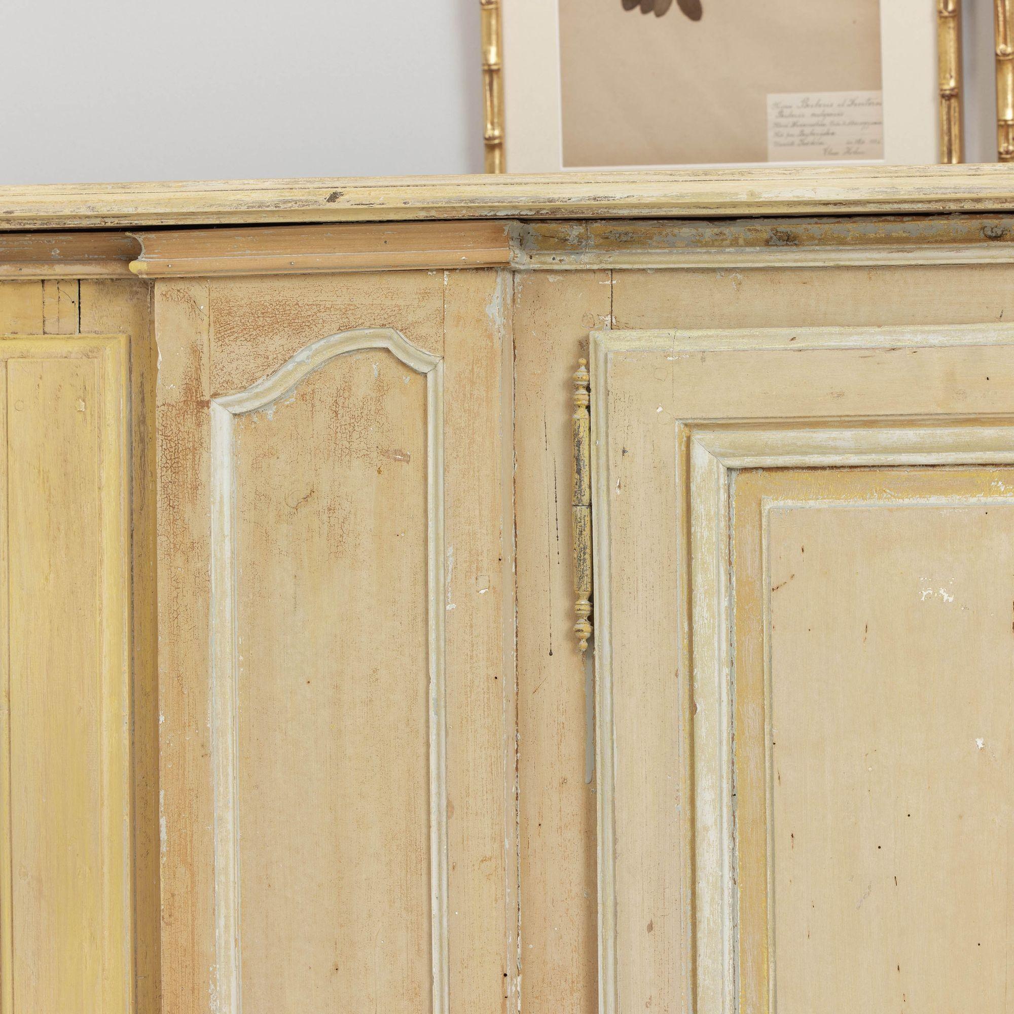 19th c. French Provençal Serpentine Front Enfilade in Original Yellow Paint For Sale 5