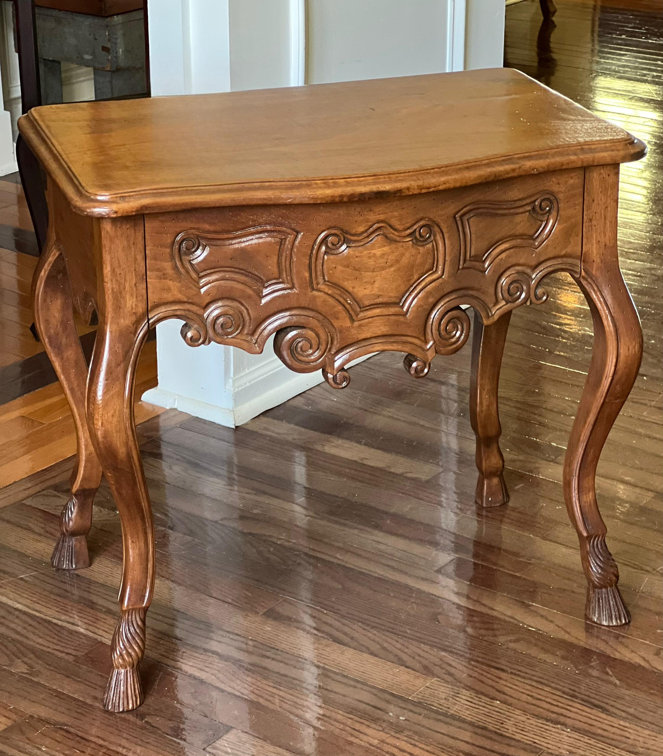 19th C. French Provincial Louis XV Style Carved Walnut Side Table with Drawer For Sale 10