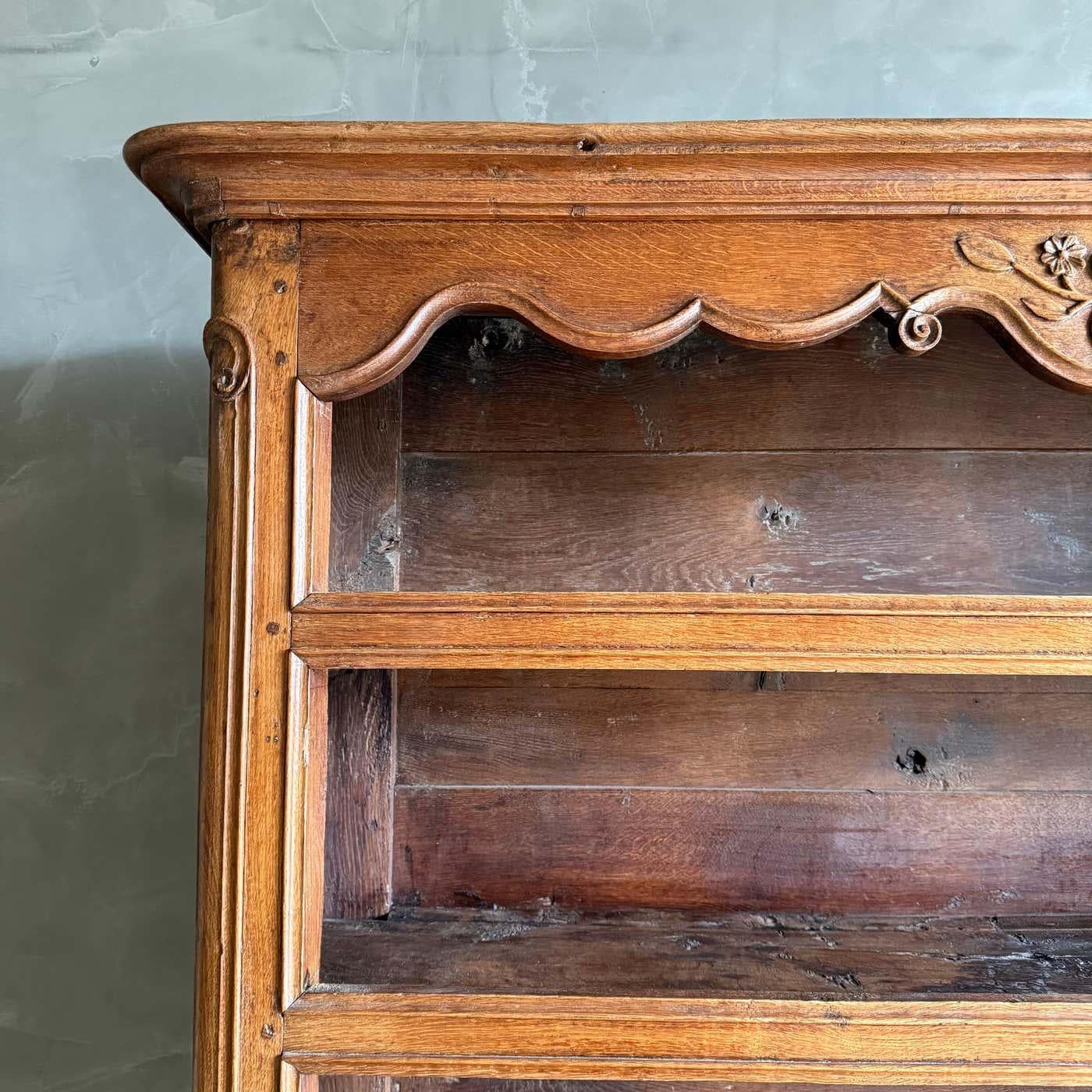 Buffet a Deux Corps in quercia della provincia francese del XIX secolo in vendita 1