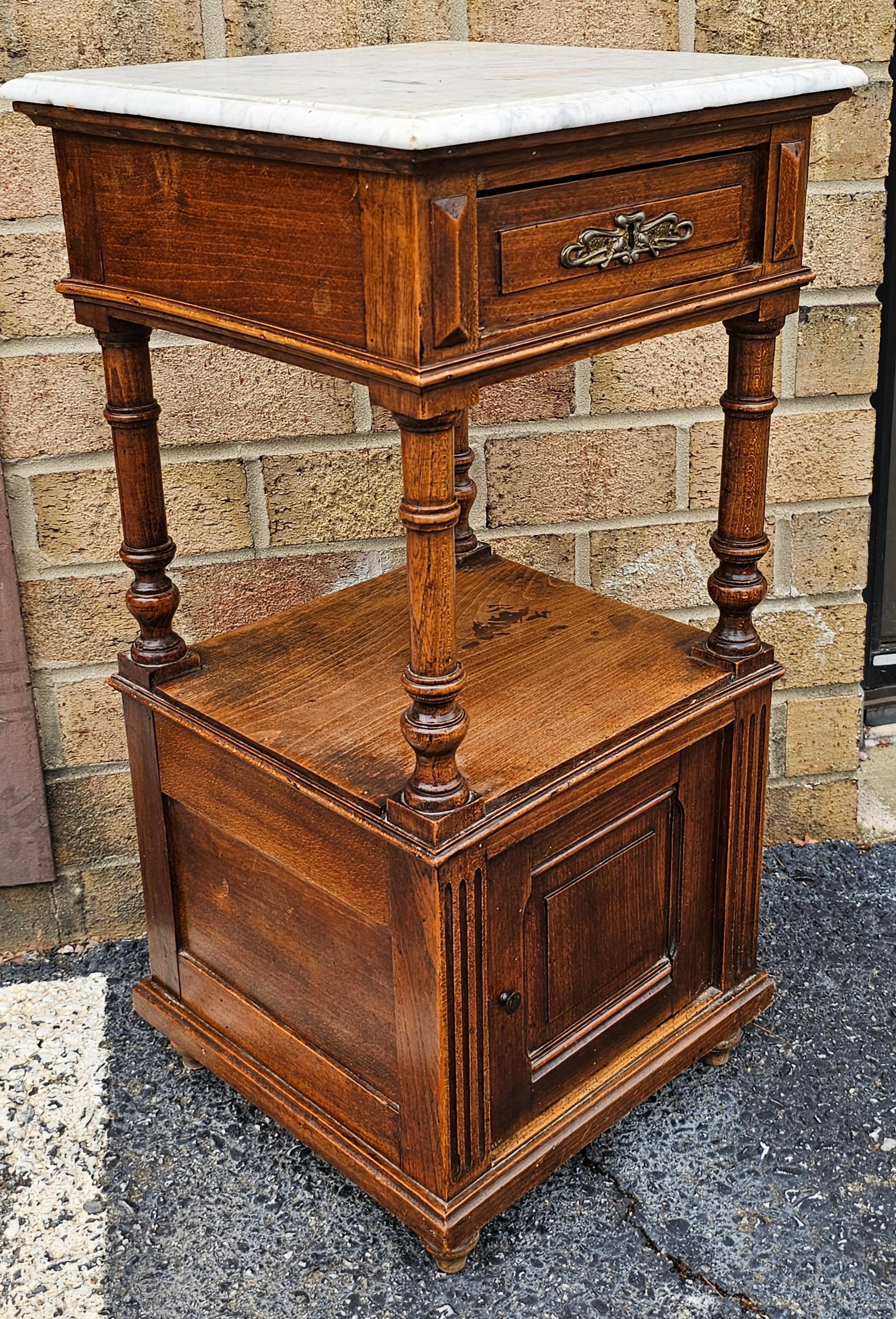 19th C. French Renaissance Revival Walnut and Marble Top Bedside Table In Good Condition For Sale In Germantown, MD