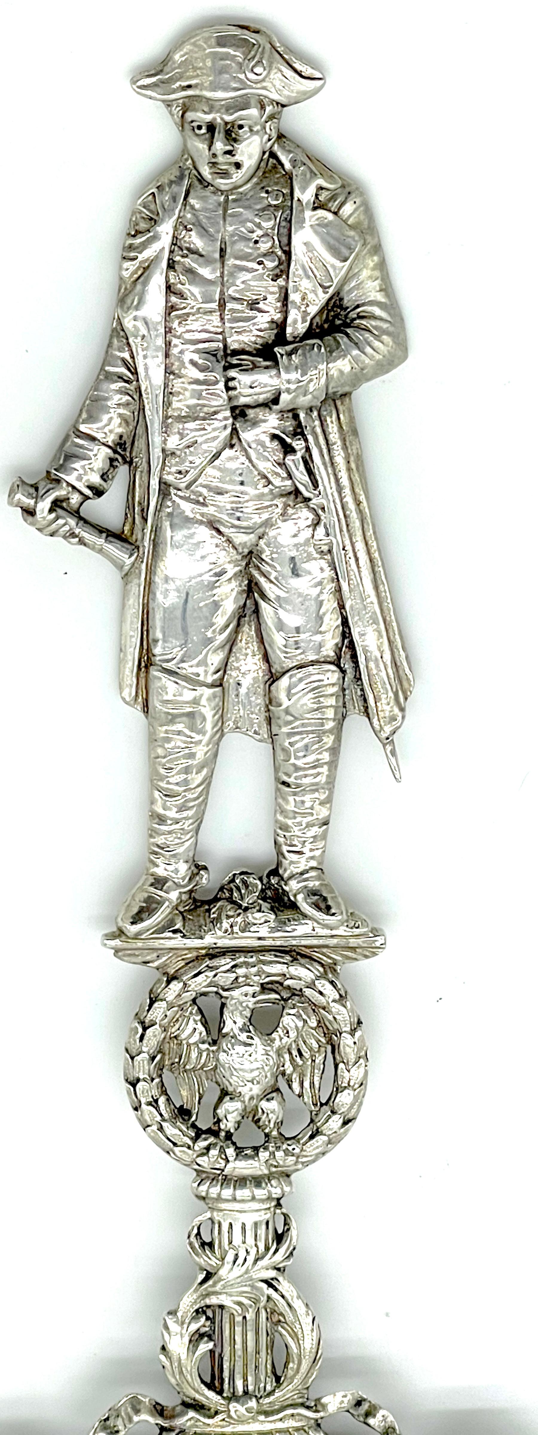 Francese XIX secolo.  Commemorativo d'argento francese  Cucchiaio ritratto di Napoleone tridimensionale in vendita
