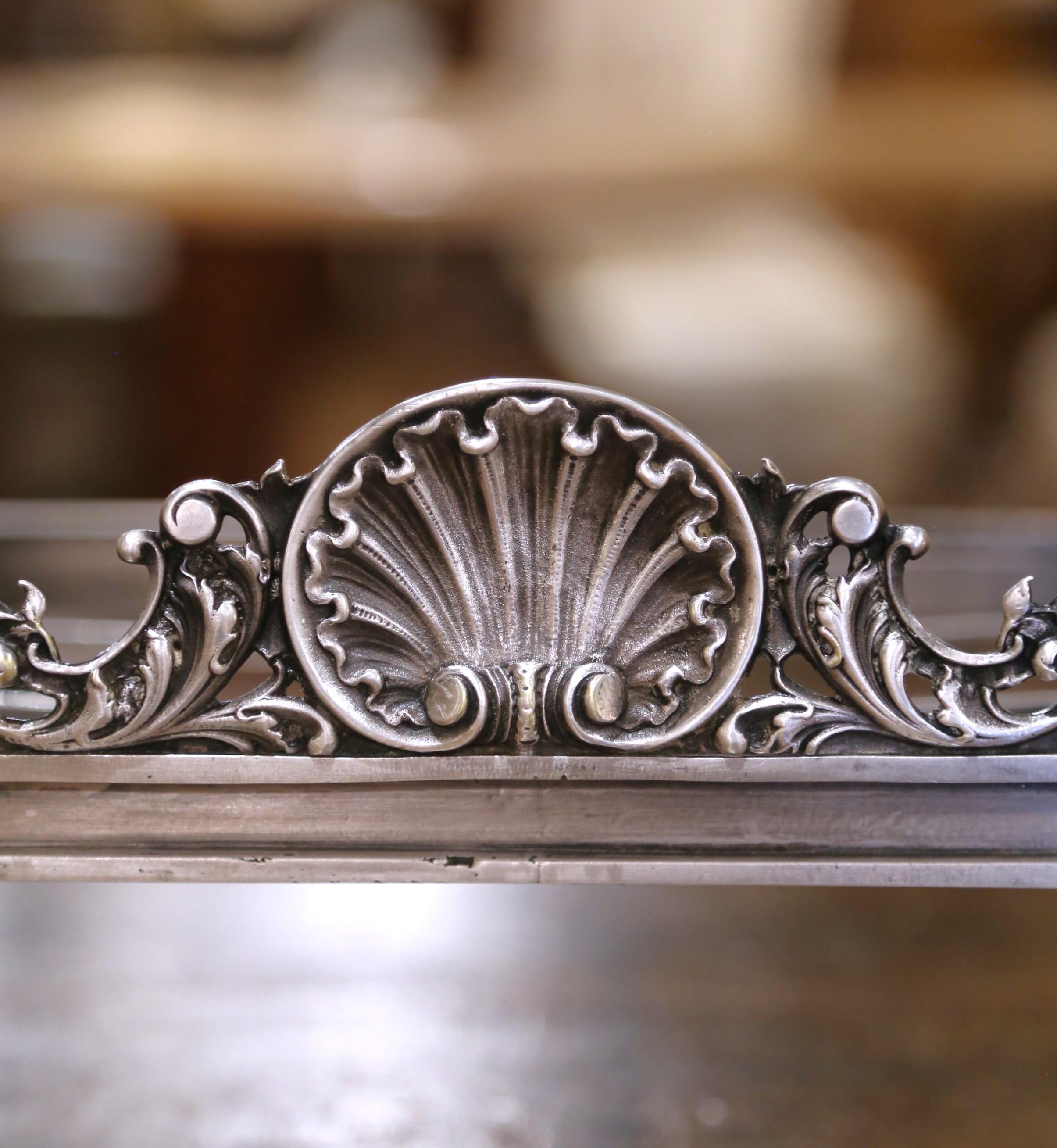 Argenté A.I.C. Silver Rococo français avec des motifs de coquillages et de chérubins en vente