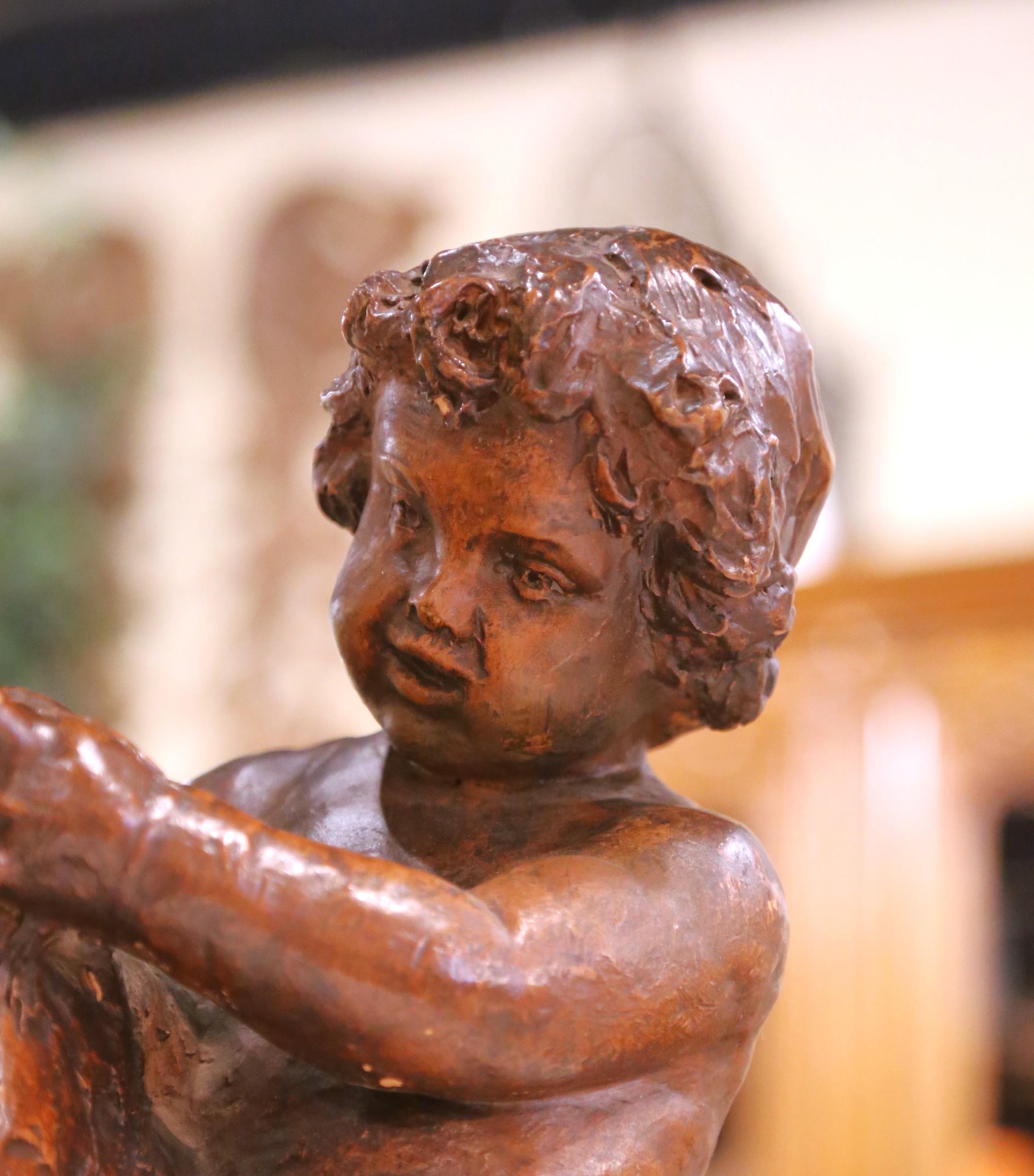 Scultura in terracotta francese del XIX secolo con cherubini e capra firmata A.P.C. in vendita 3