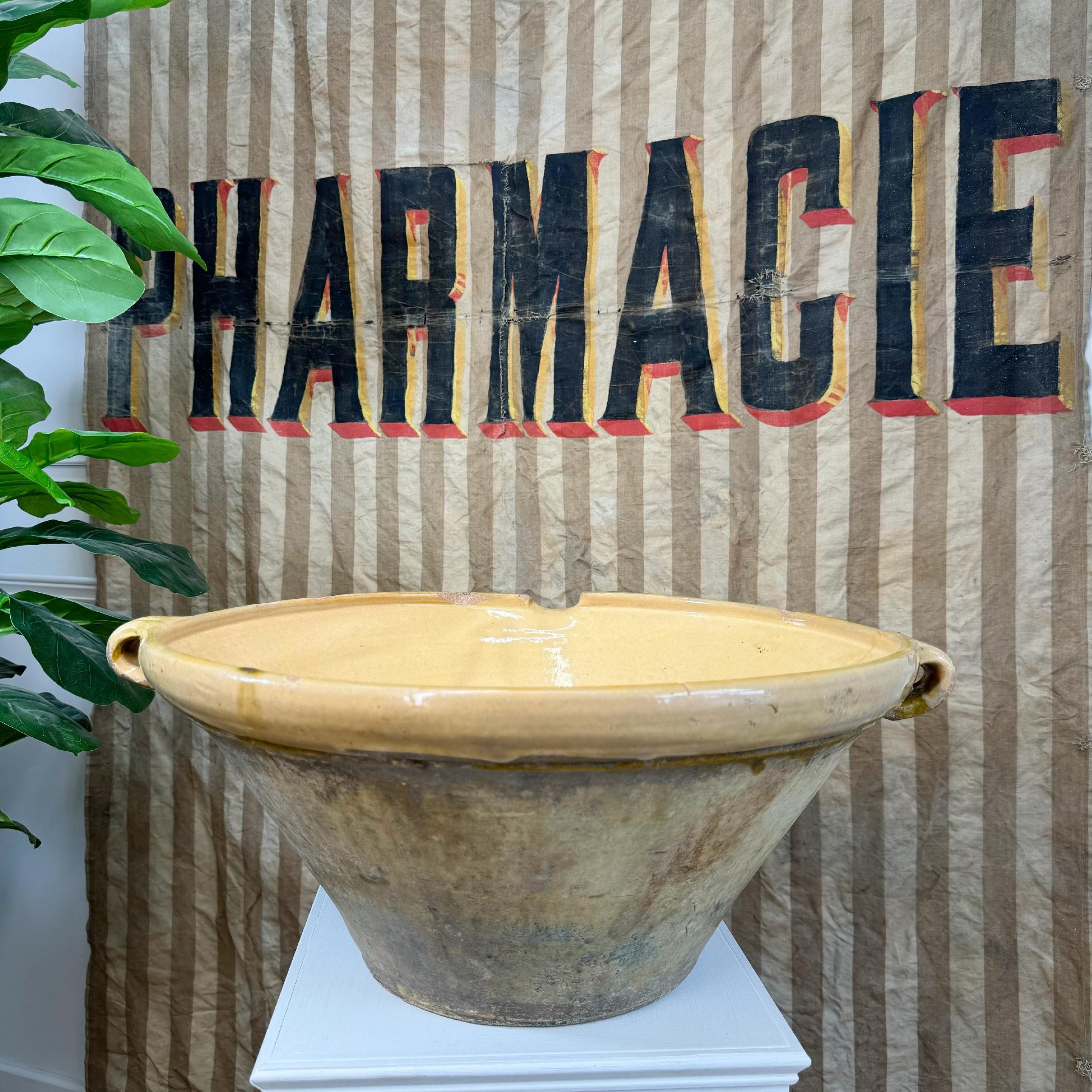 19th C French Terracotta Tian Gresalle Bowl with Staple Repairs Alfarería en venta
