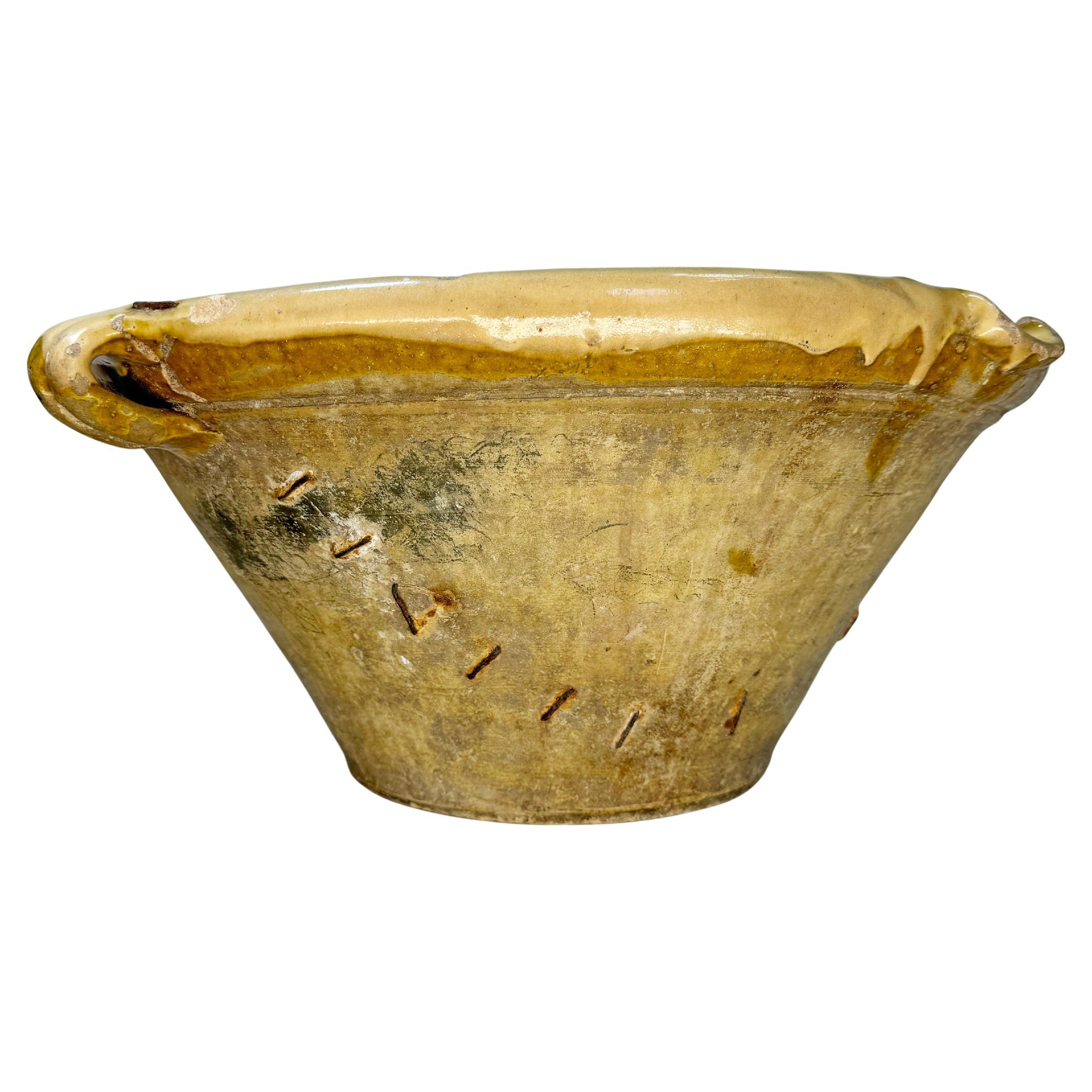 19th C French Terracotta Tian Gresalle Bowl with Staple Repairs en venta