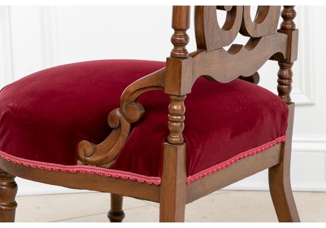 19. Jahrhundert Französisch Nussbaum geschnitzt Lyra zurück Side Chair im Angebot 4