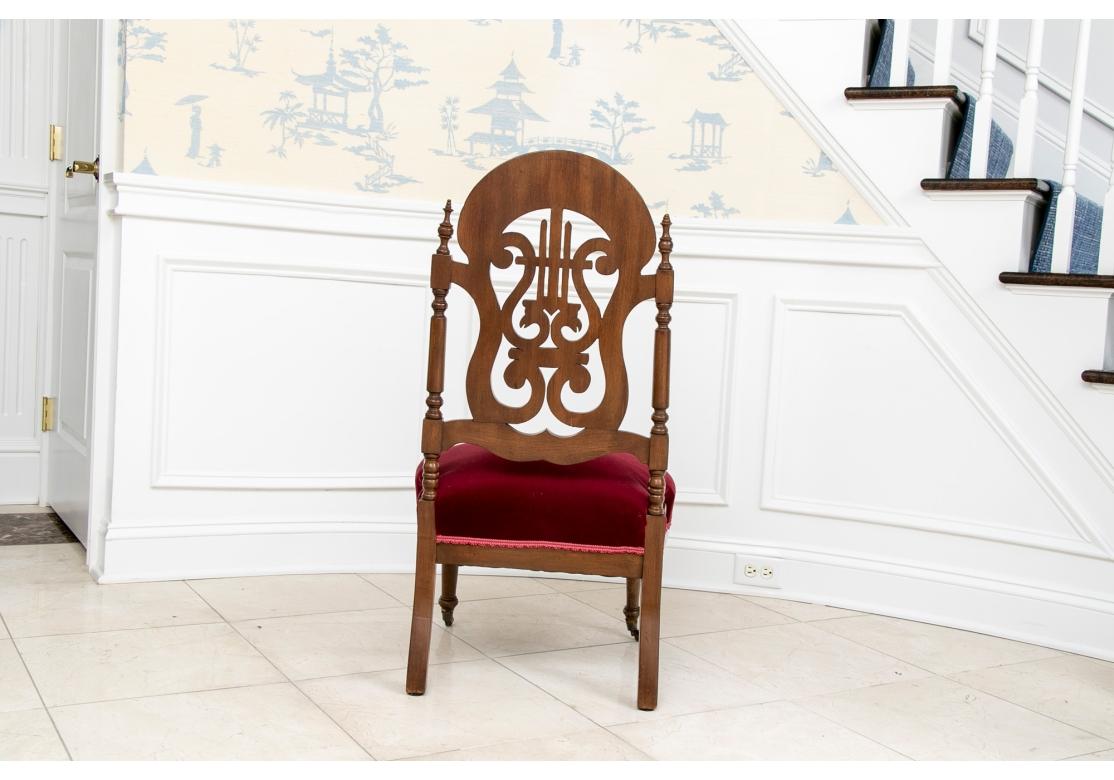 19. Jahrhundert Französisch Nussbaum geschnitzt Lyra zurück Side Chair im Angebot 3