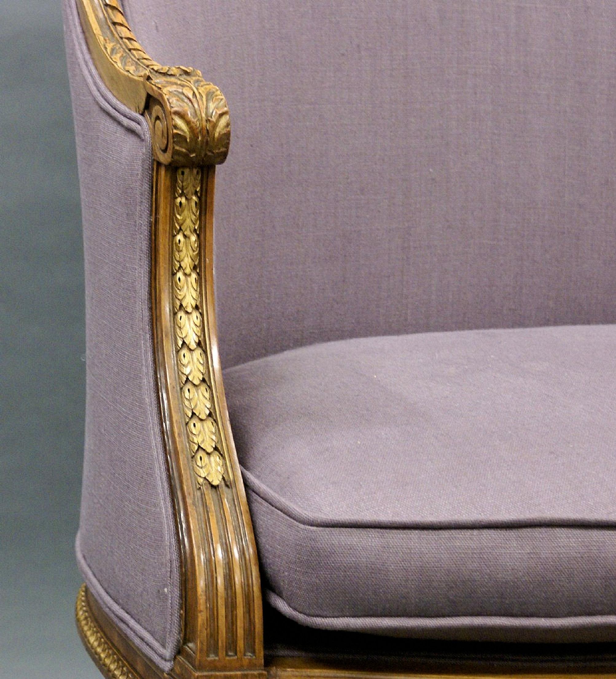 19. Jahrhundert Französisch Nussbaum gepolsterter Sessel (Stoff) im Angebot