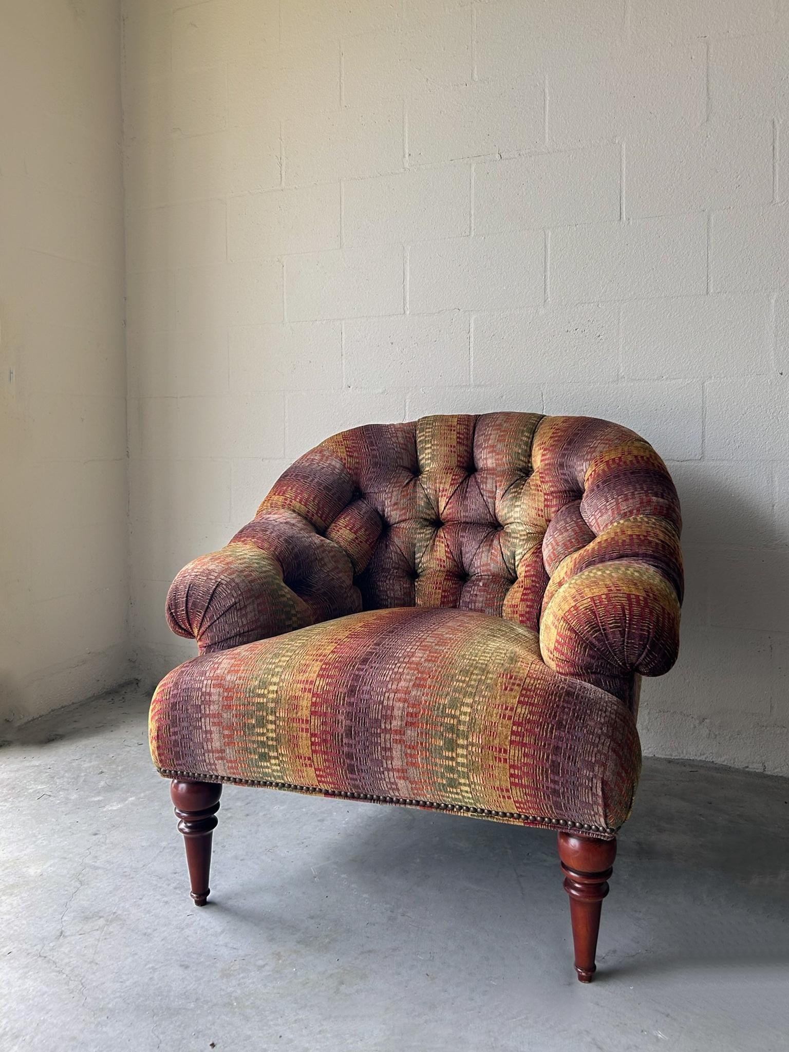 Sillón acolchado de mediados de siglo  Silla de salón, altura del asiento 16 Napoleón III en venta