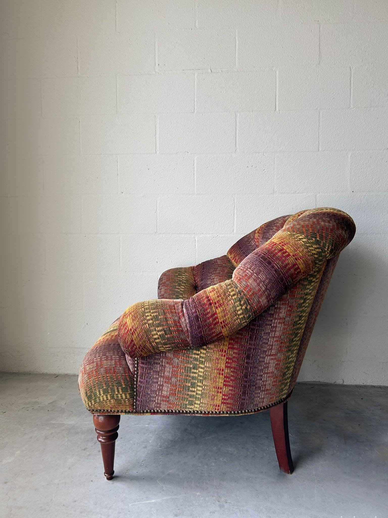 Sillón acolchado de mediados de siglo  Silla de salón, altura del asiento 16 Estadounidense en venta