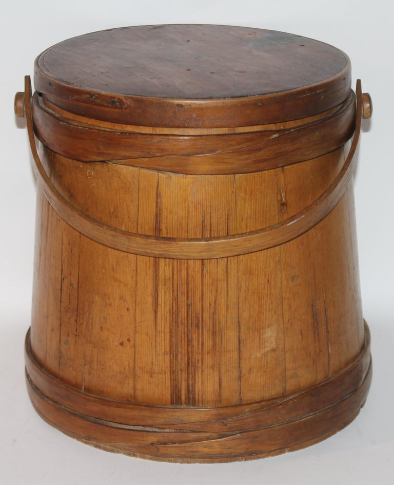 19th C Furkin Bucket with Lid from New England In Good Condition For Sale In Los Angeles, CA