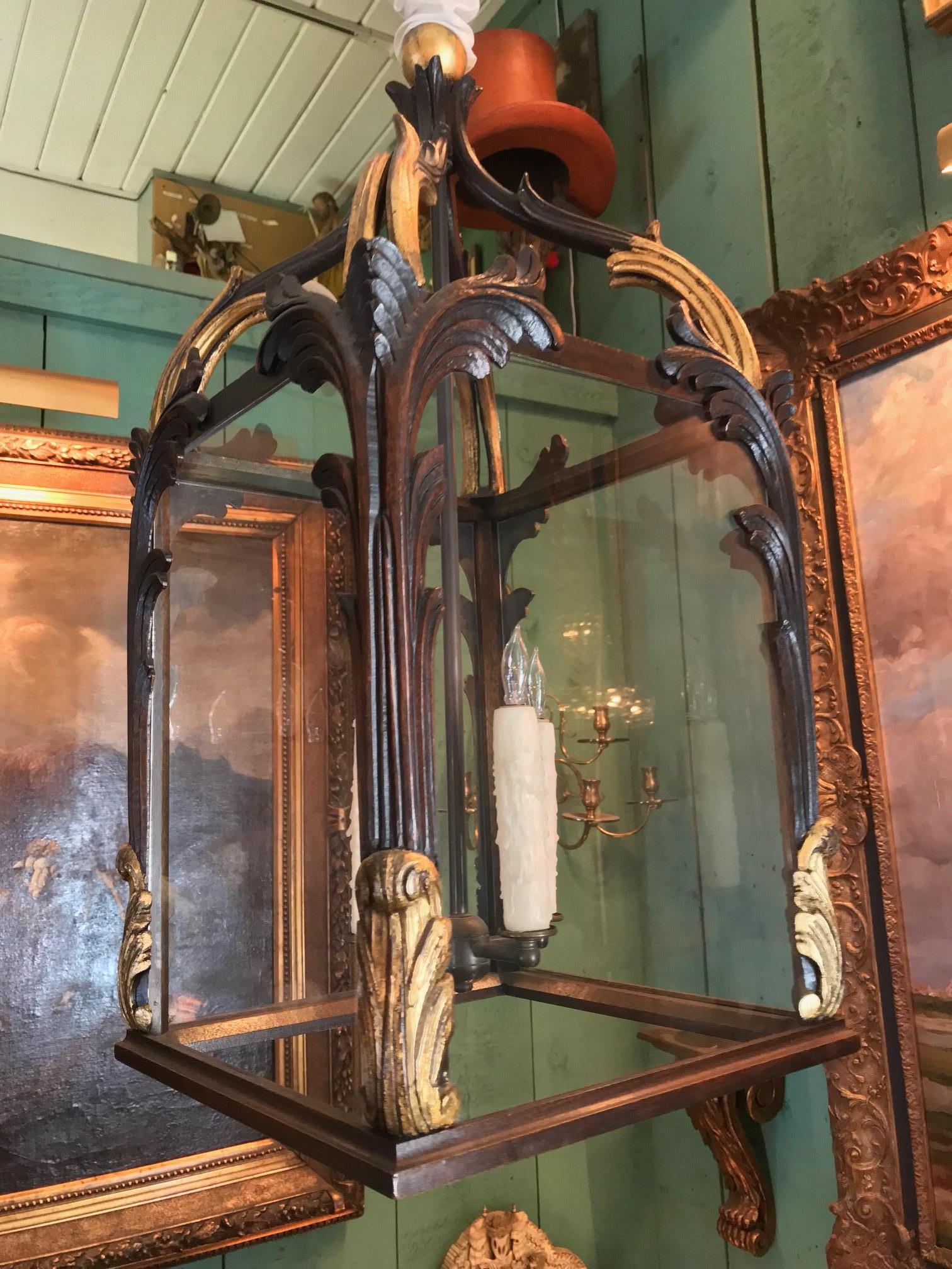 Late 19th century charming George III style English carved wood antique partially gilt hanging lantern. Outstanding carving workmanship. Entryway hallway Ceiling light pendant, as an interior light in a living room or a bedroom. On top of a kitchen