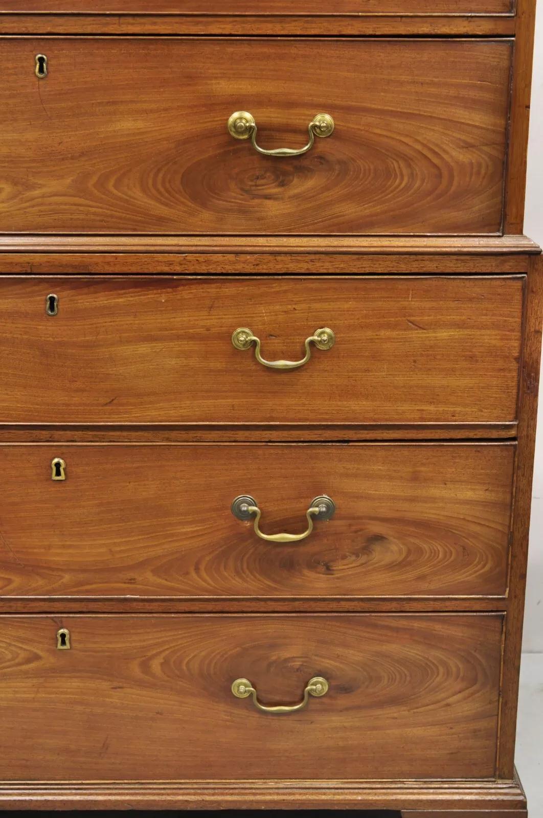 Commode haute George III du 19ème siècle en acajou, grande commode sur coffre à 8 tiroirs en vente 6