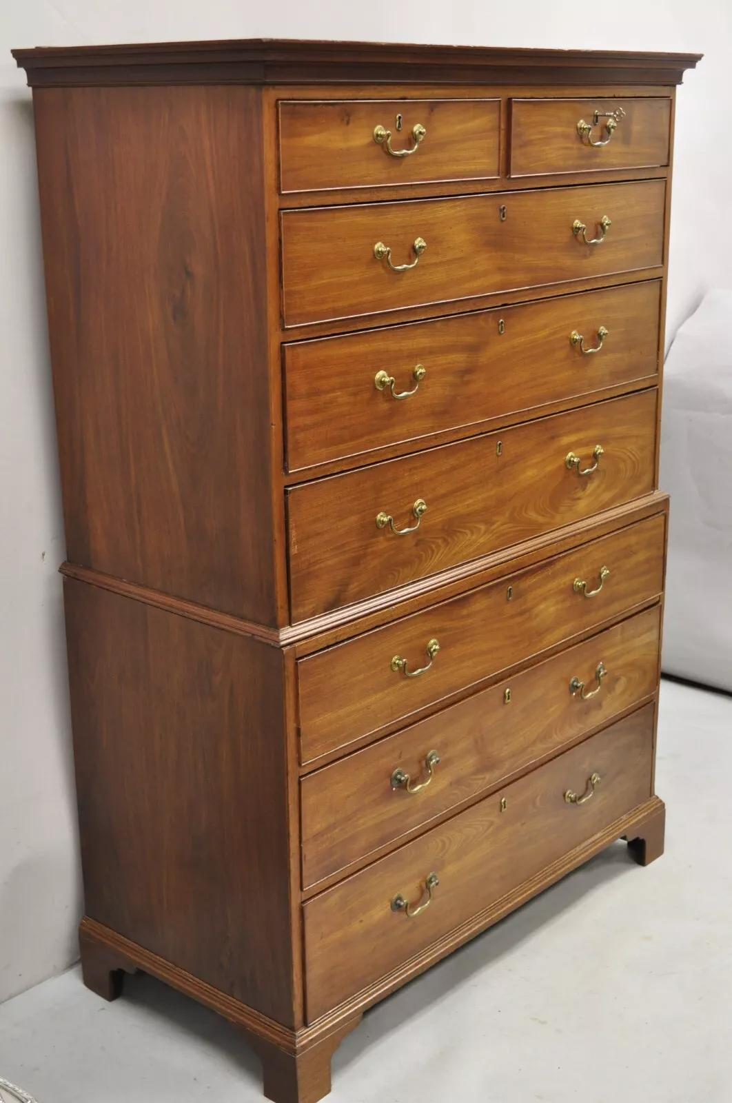 Commode haute George III du 19ème siècle en acajou, grande commode sur coffre à 8 tiroirs en vente 10