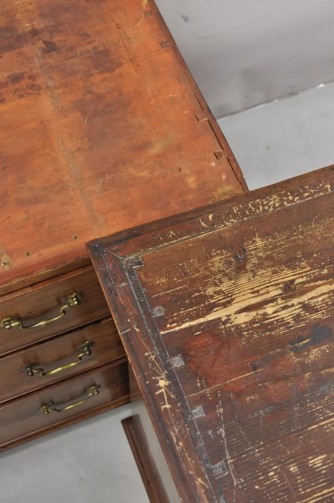 XIXe siècle Commode haute George III du 19ème siècle en acajou, grande commode sur coffre à 8 tiroirs en vente