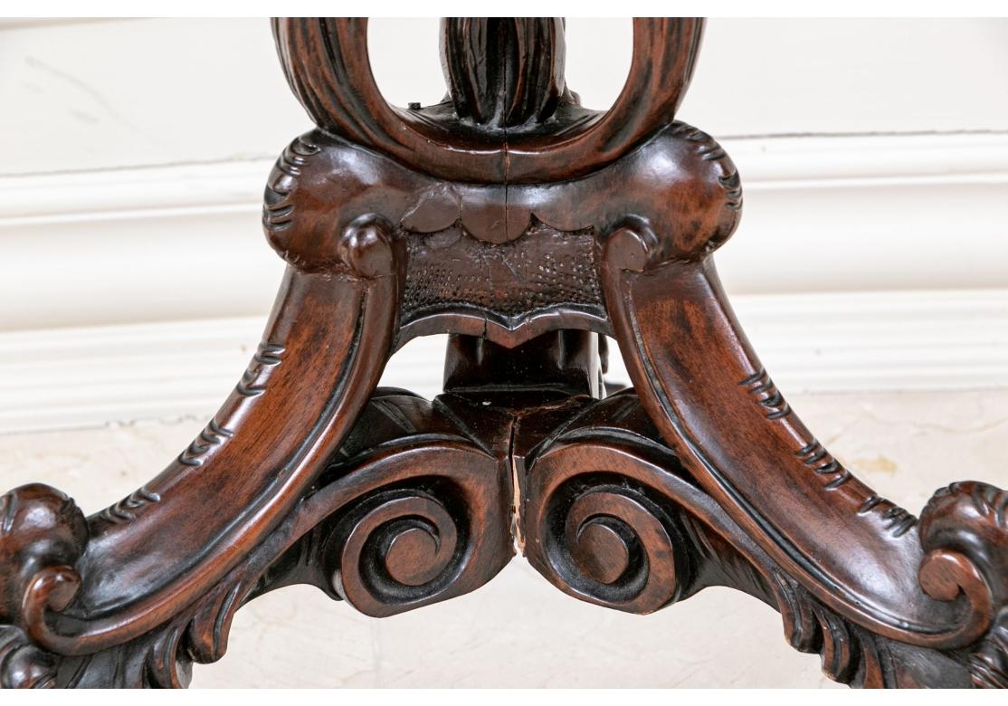 19th C. George III Style Mahogany Pie Crust Tilt Top Table for Restoration In Distressed Condition For Sale In Bridgeport, CT