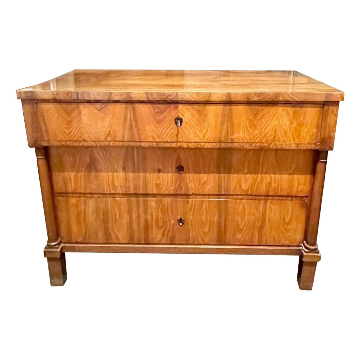 19th c. German Biedermeier Walnut Commode For Sale