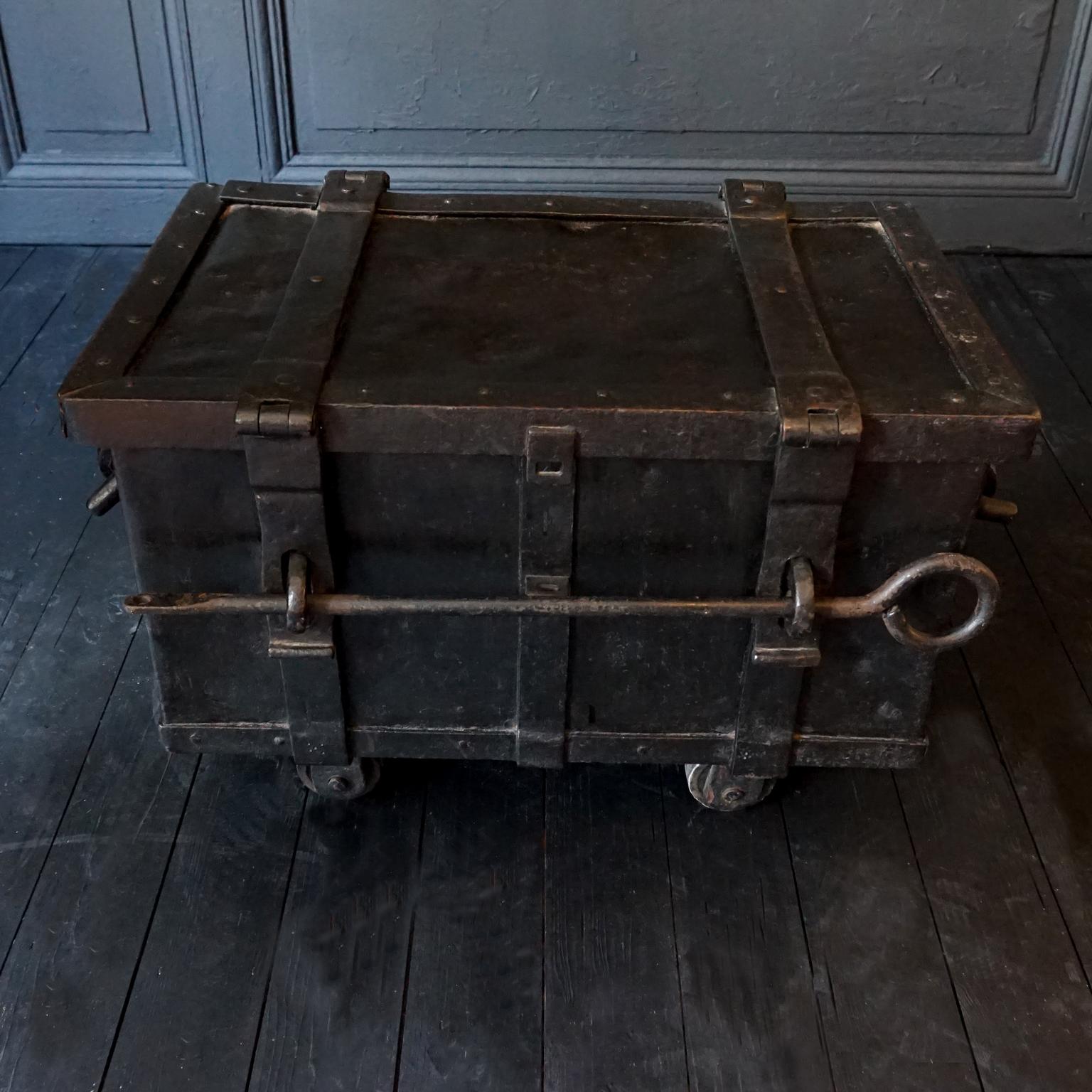 19th C. German Neurenberg Cast Iron Strong Box or Ammunition Chest on Wheels In Good Condition In Haarlem, NL
