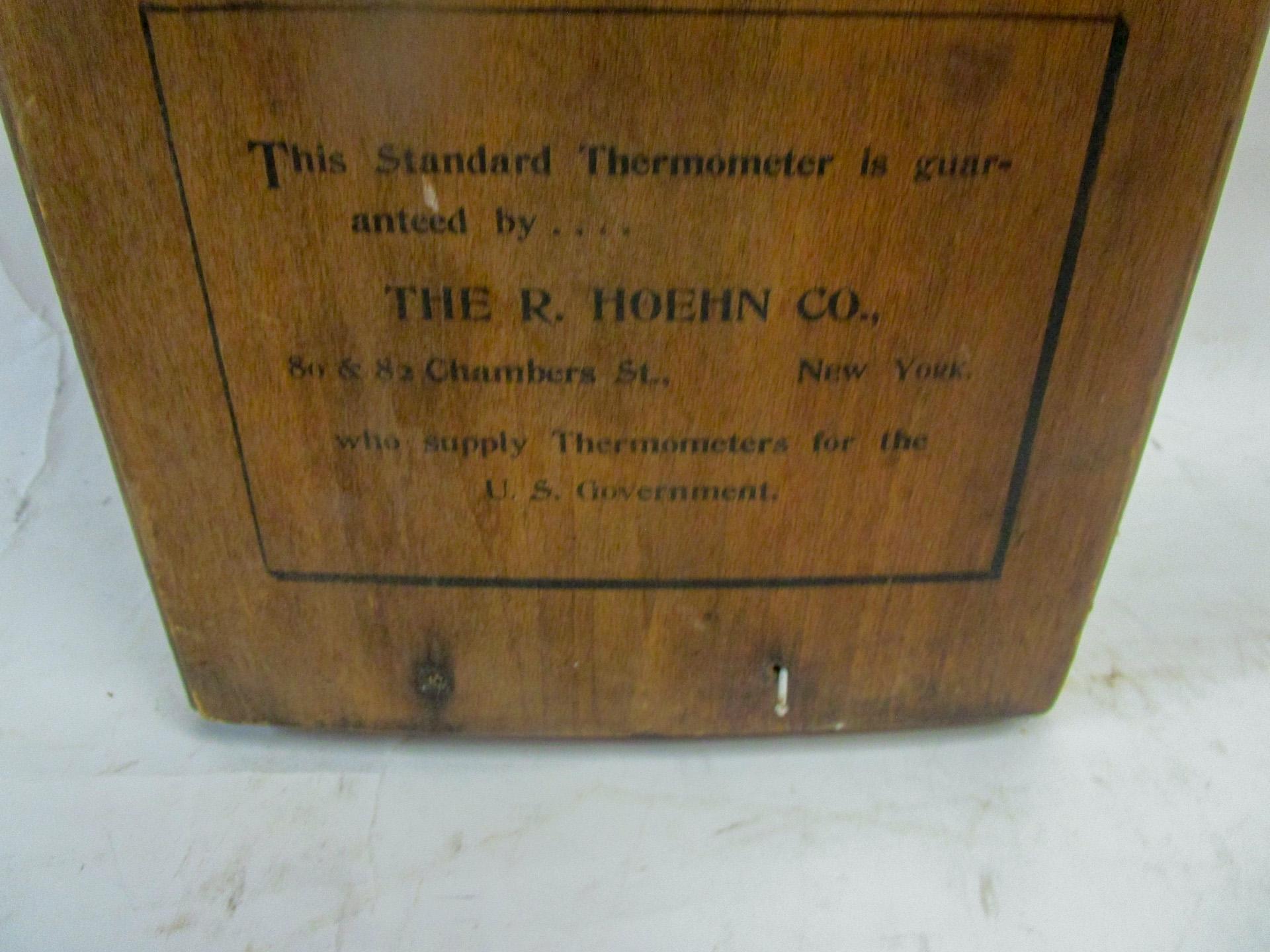 Peint thermomètre publicitaire en bois géant NY Life Insurance Co du 19ème siècle « NYLIC » en vente