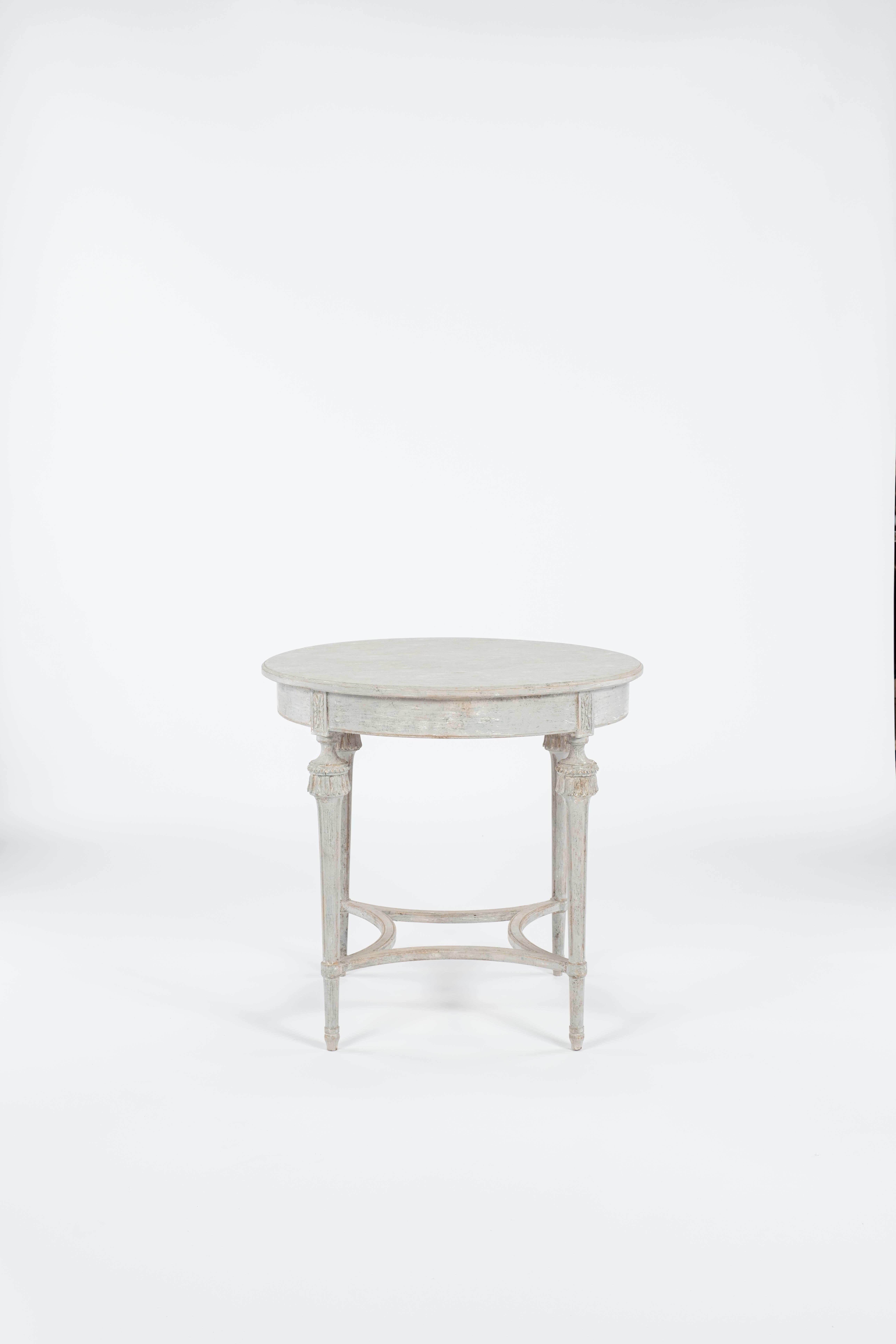 Beautiful Gustavian round table with stretchers.  