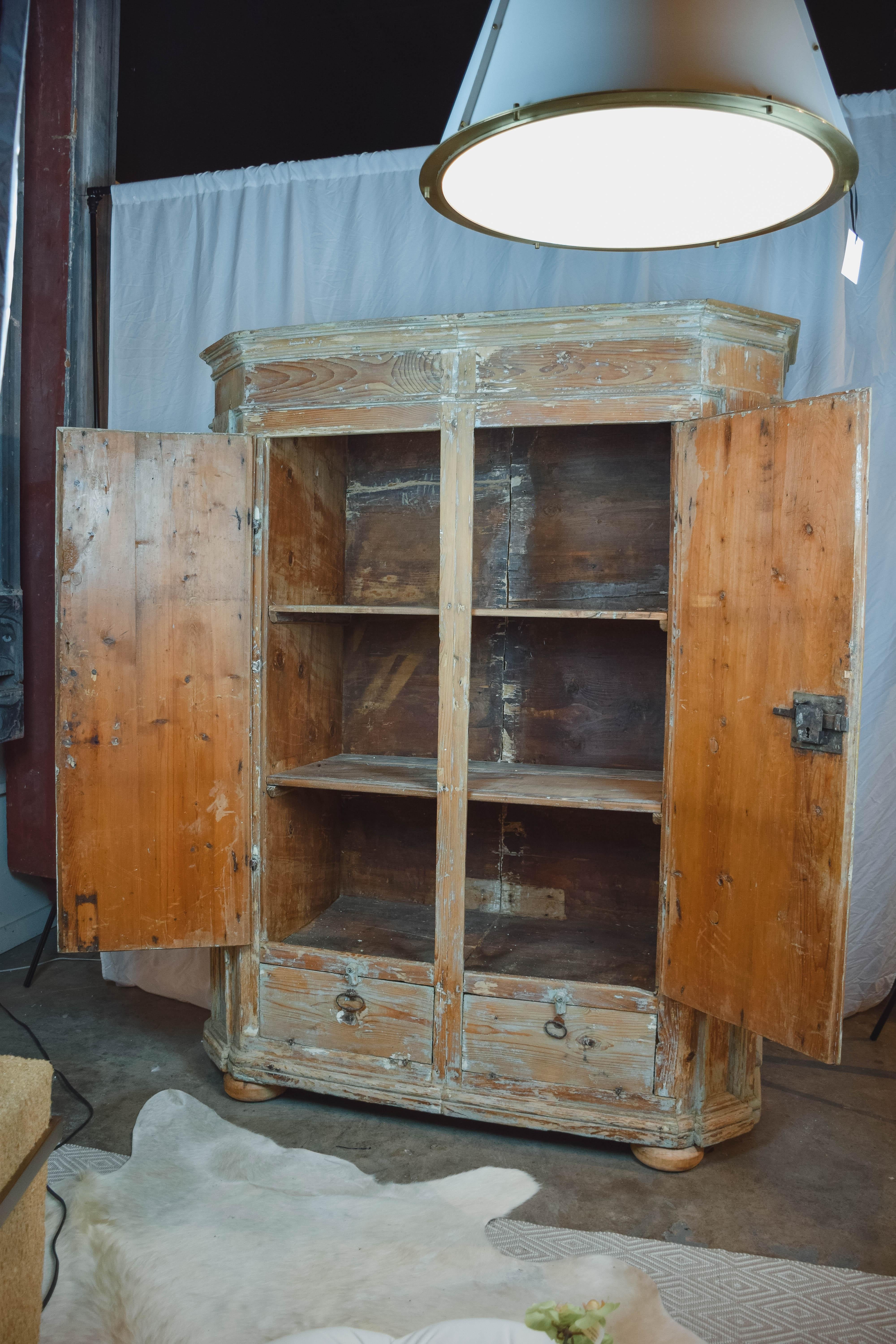 armoire gustavienne du 19ème siècle en vente 3