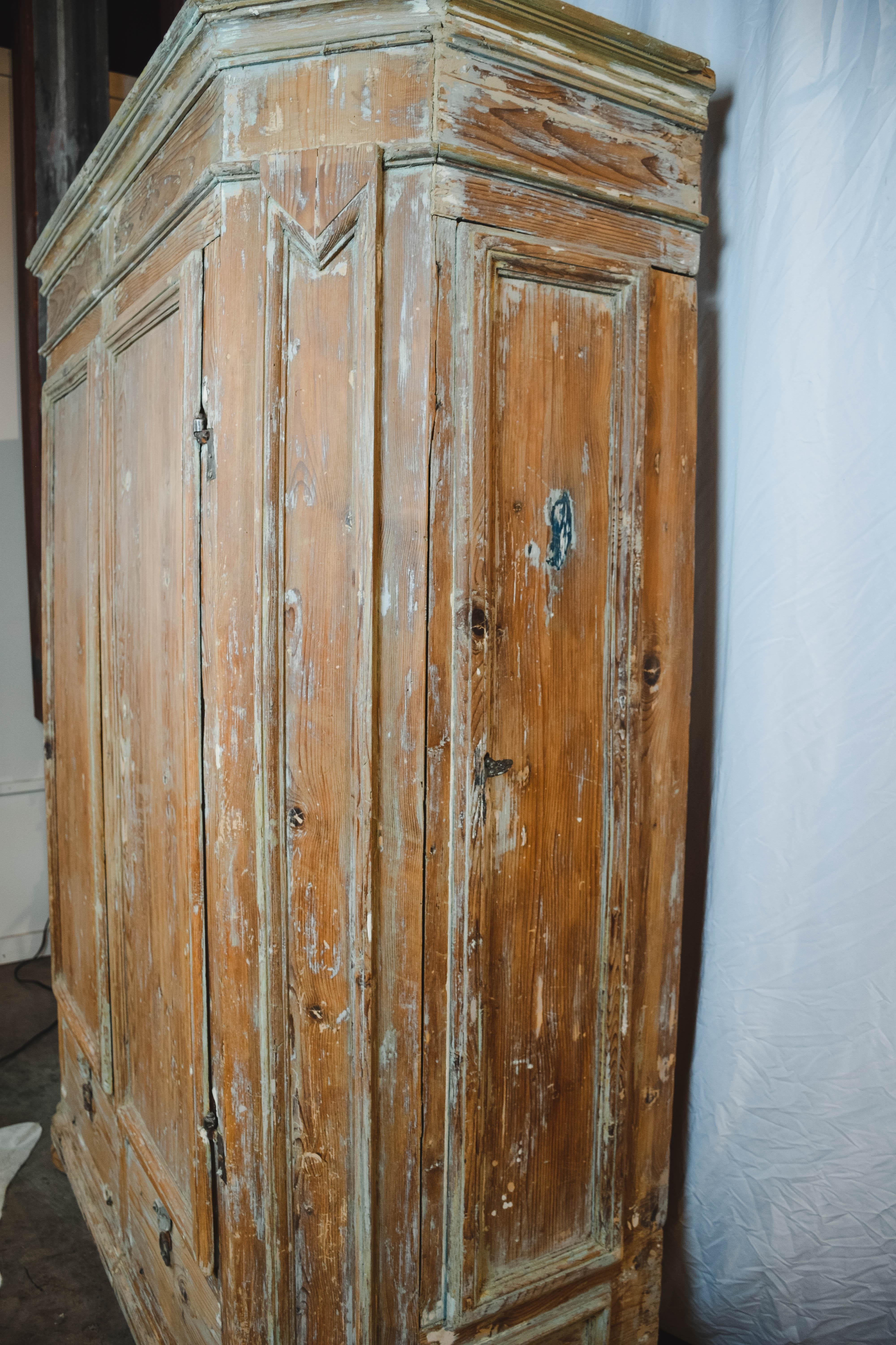 Suédois armoire gustavienne du 19ème siècle en vente