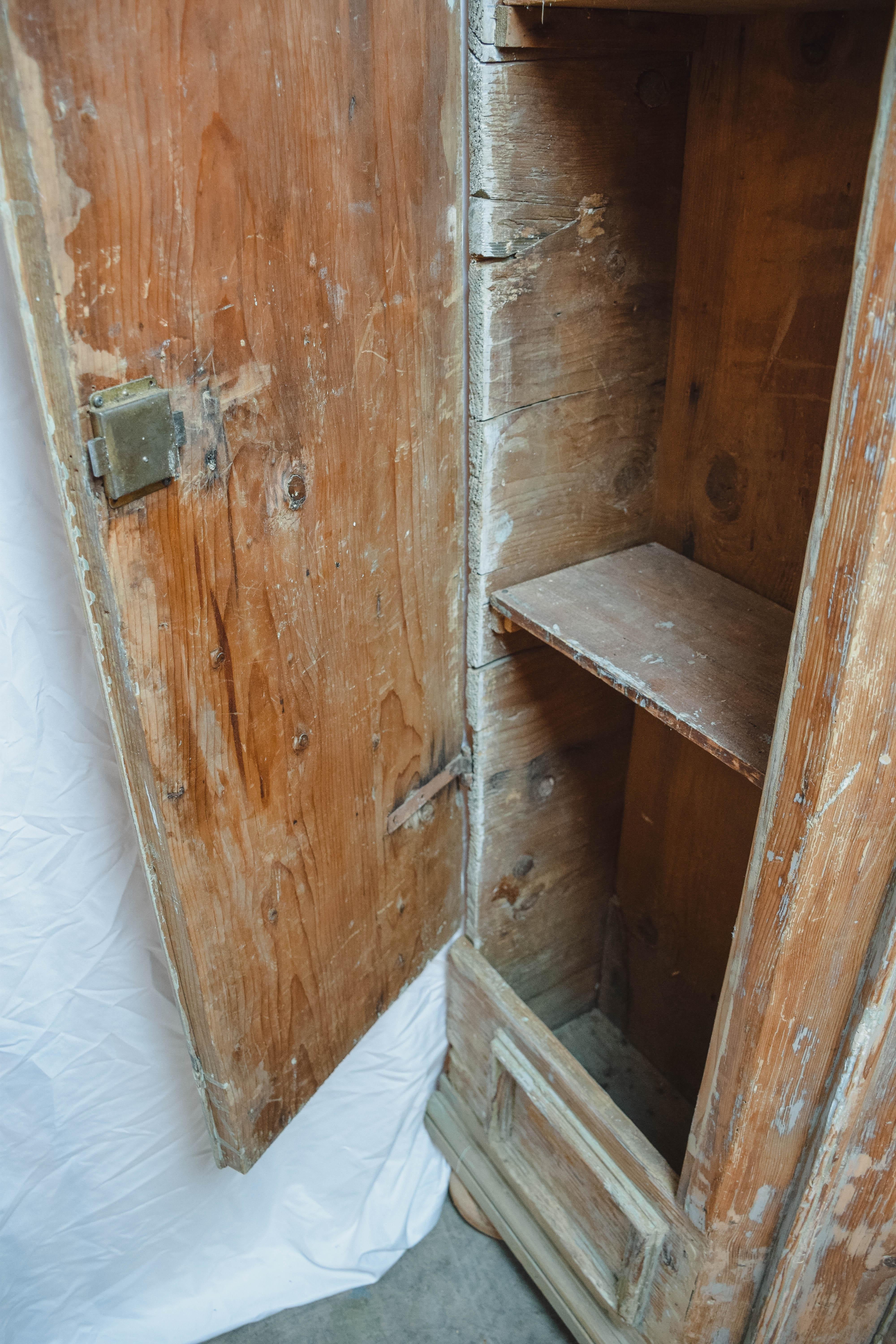 armoire gustavienne du 19ème siècle en vente 2