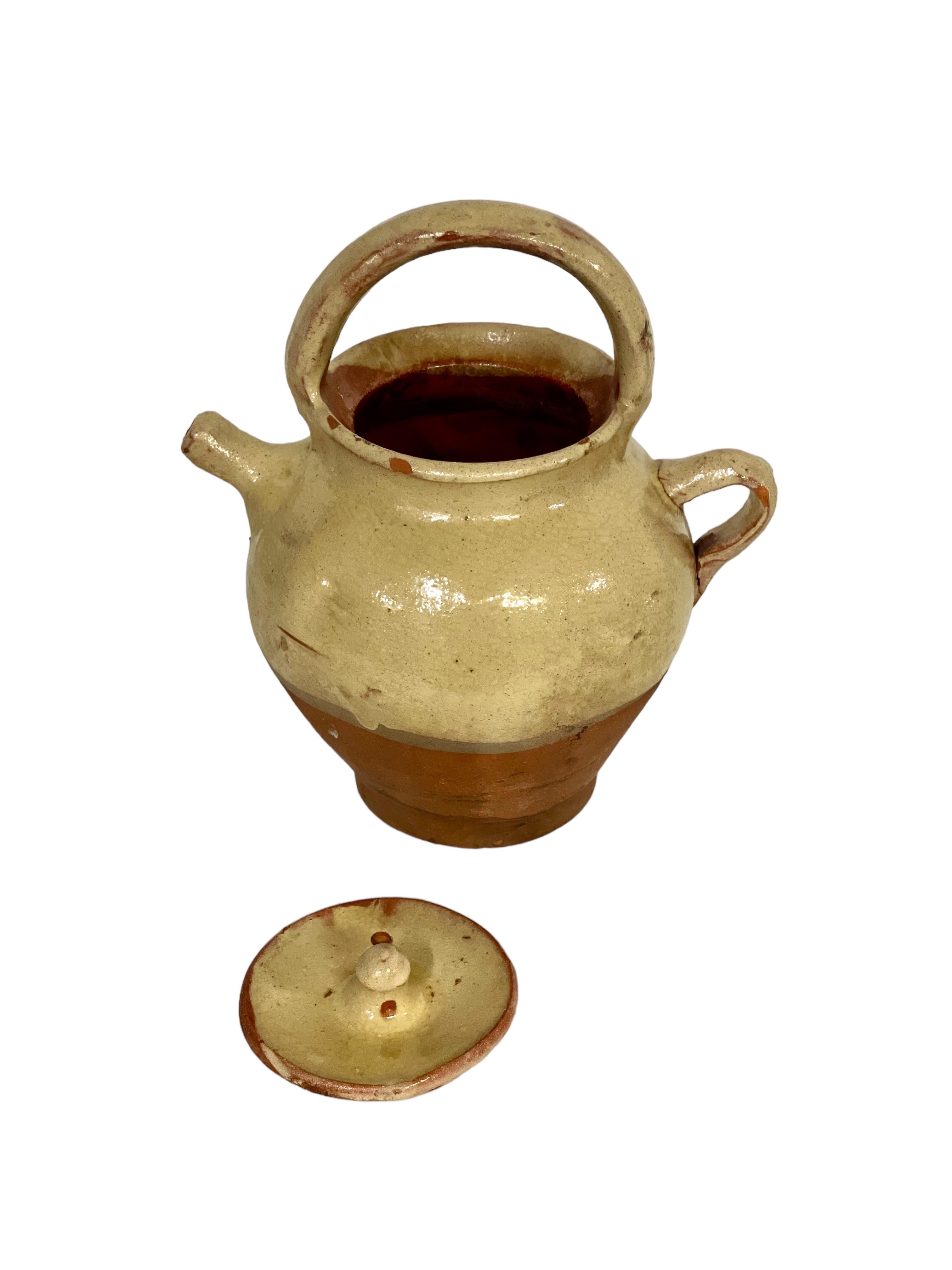 French 19th Century Half-Glazed Cream Water Cruche with Lid For Sale