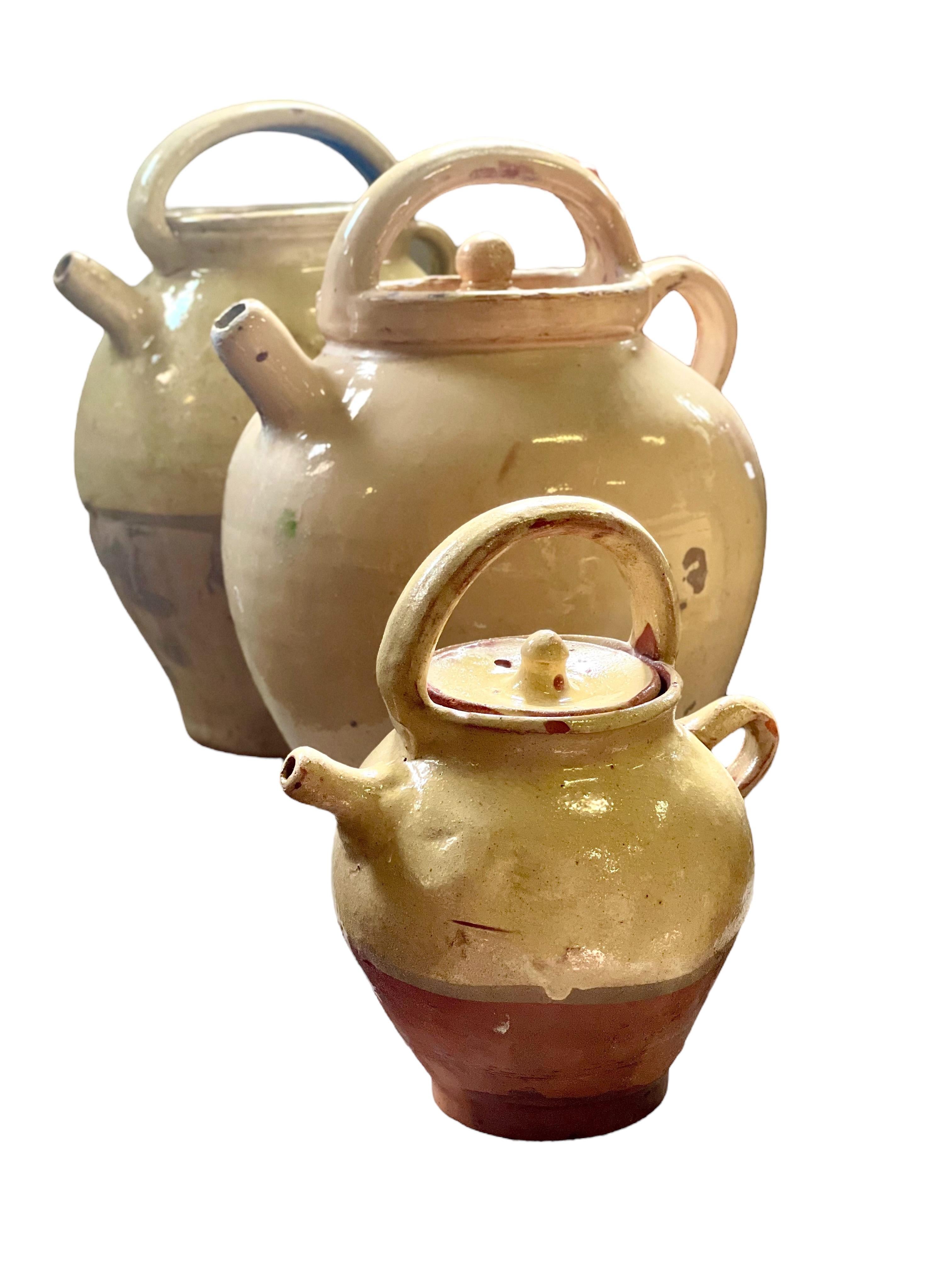 Cruche à eau crème demi-éclairée du 19ème siècle avec couvercle Bon état - En vente à LA CIOTAT, FR