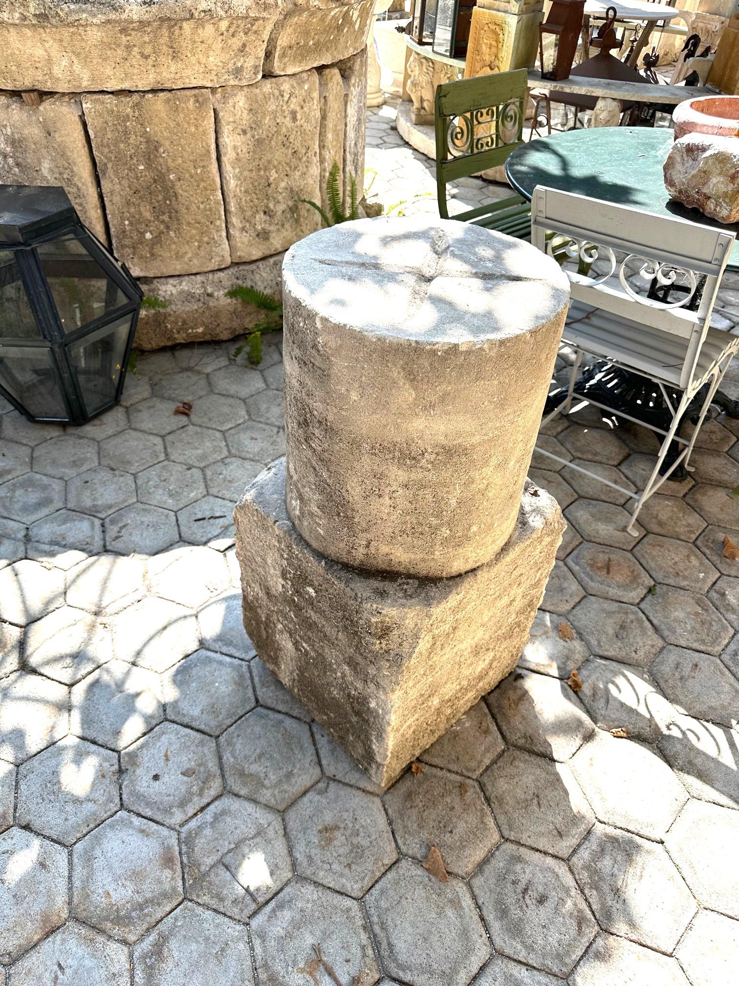 A.I.C. Pedestal Stone Column post base Center Piece Garden Fountain en vente 4