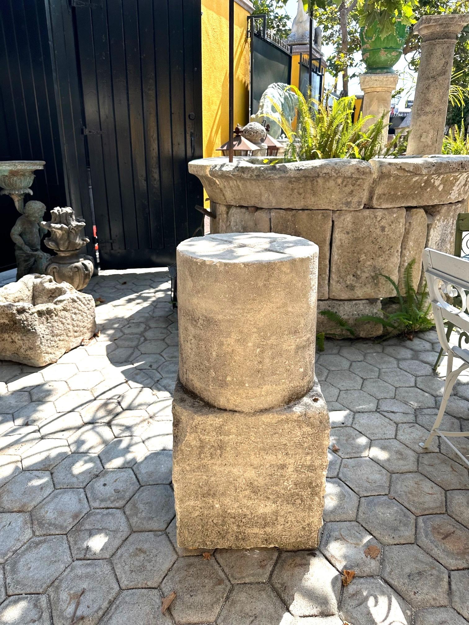 A.I.C. Pedestal Stone Column post base Center Piece Garden Fountain en vente 5