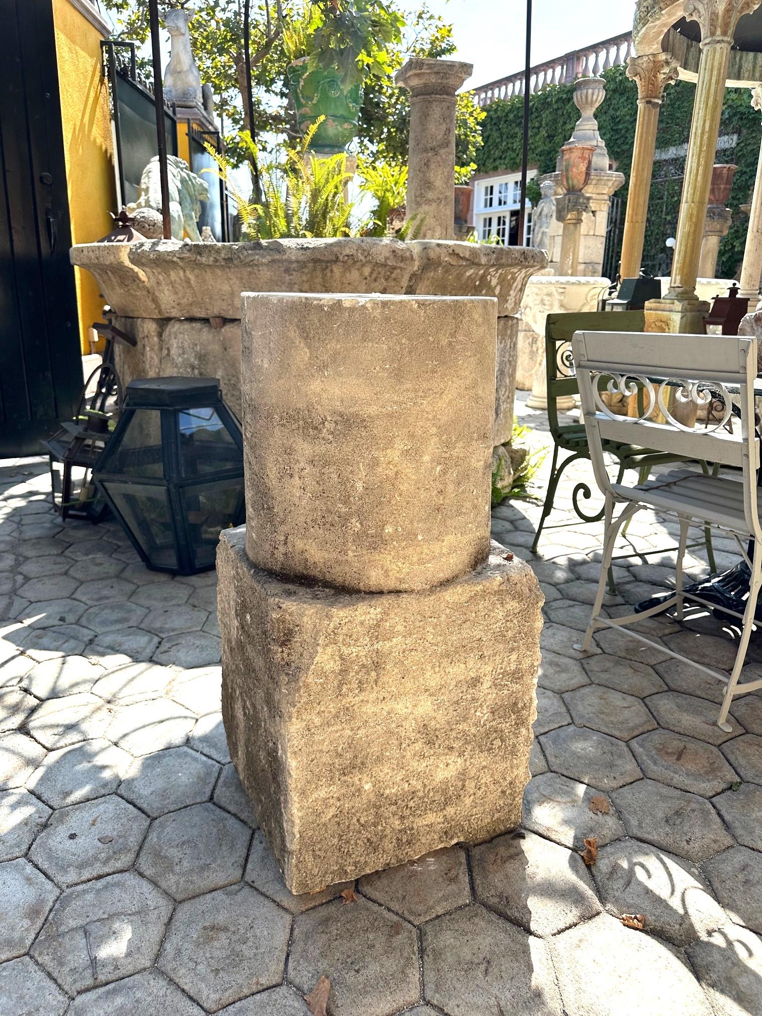 A.I.C. Pedestal Stone Column post base Center Piece Garden Fountain en vente 6