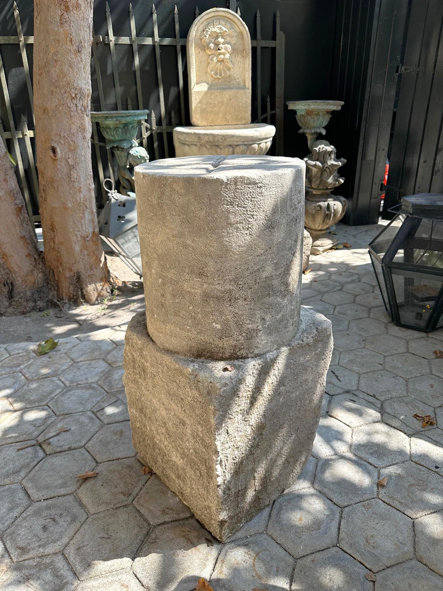 A.I.C. Pedestal Stone Column post base Center Piece Garden Fountain en vente 7