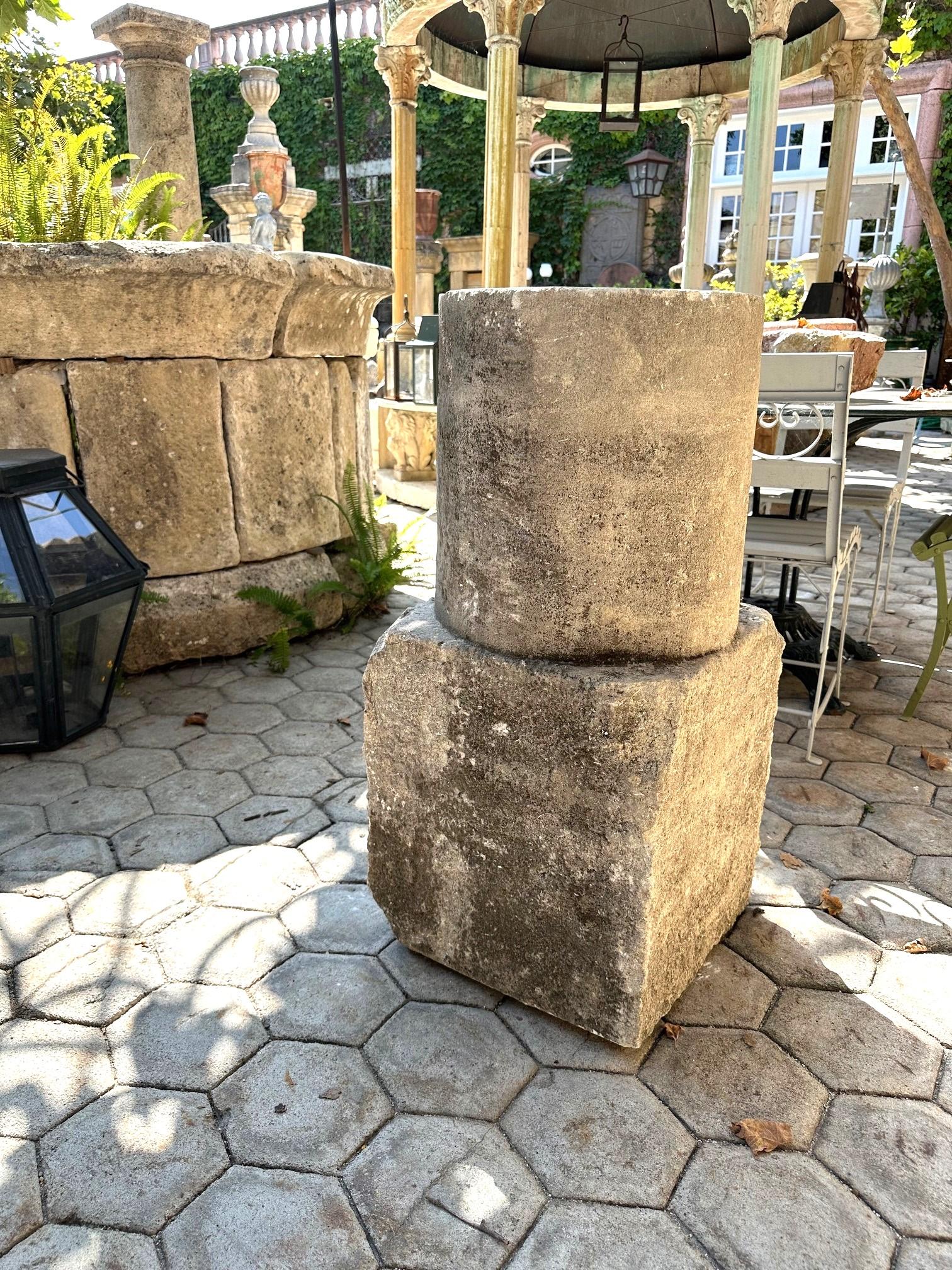 A.I.C. Pedestal Stone Column post base Center Piece Garden Fountain en vente 9