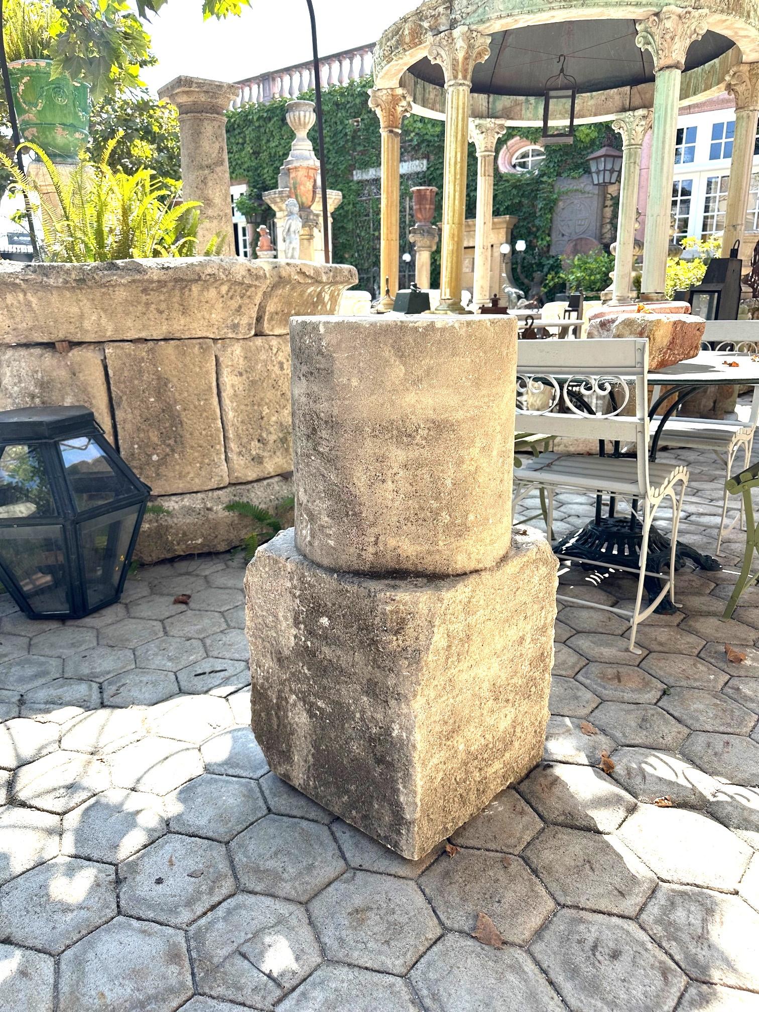A.I.C. Pedestal Stone Column post base Center Piece Garden Fountain en vente 3