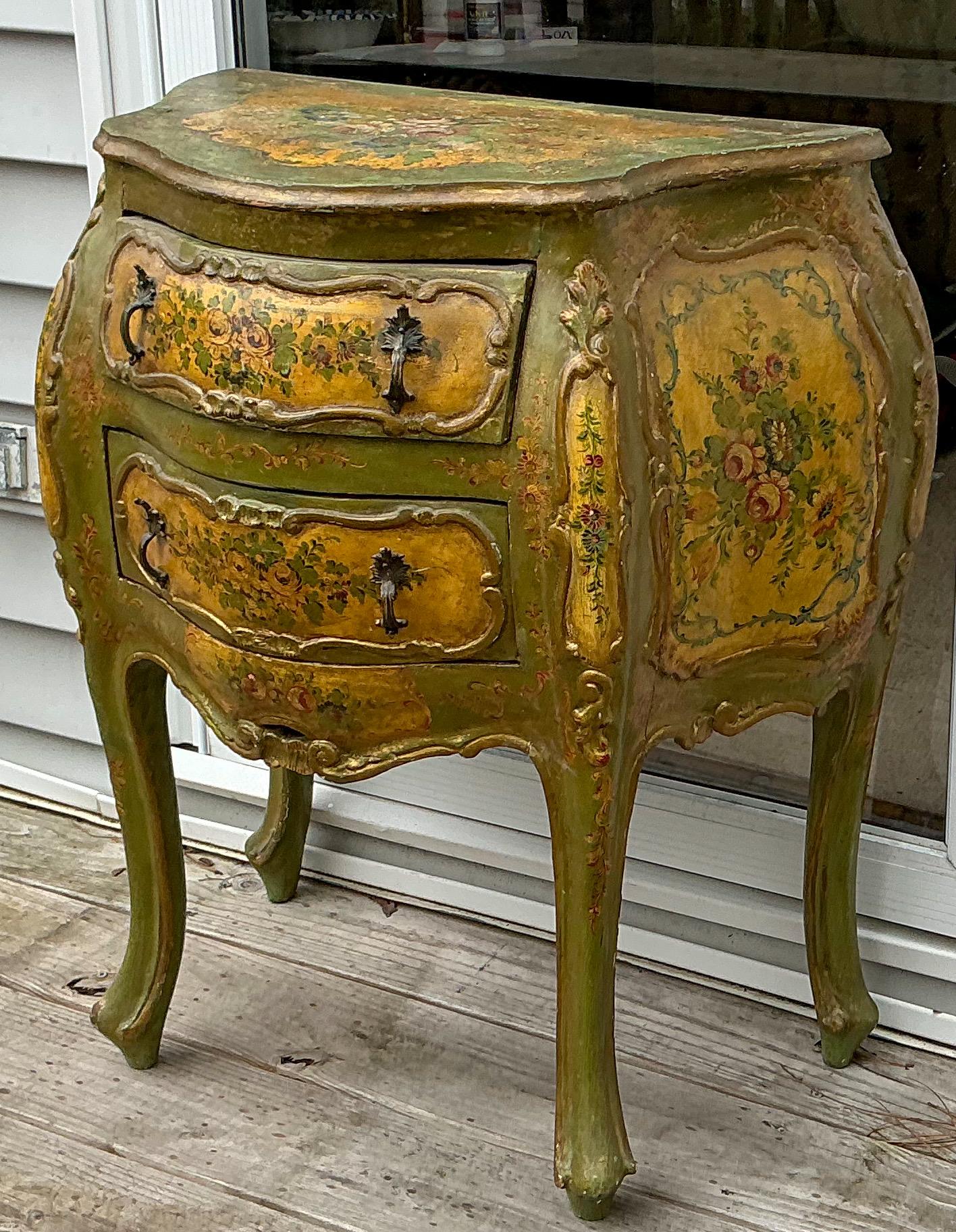 19th-C. Hand Painted Venetian Bombe Chest or Commode. For Sale 1
